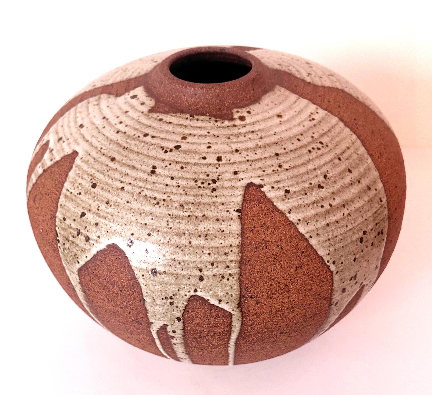 Auffällige Keramikvase mit schwebender Glasur von Vivika und Otto Heino im Zustand „Gut“ im Angebot in Atlanta, GA