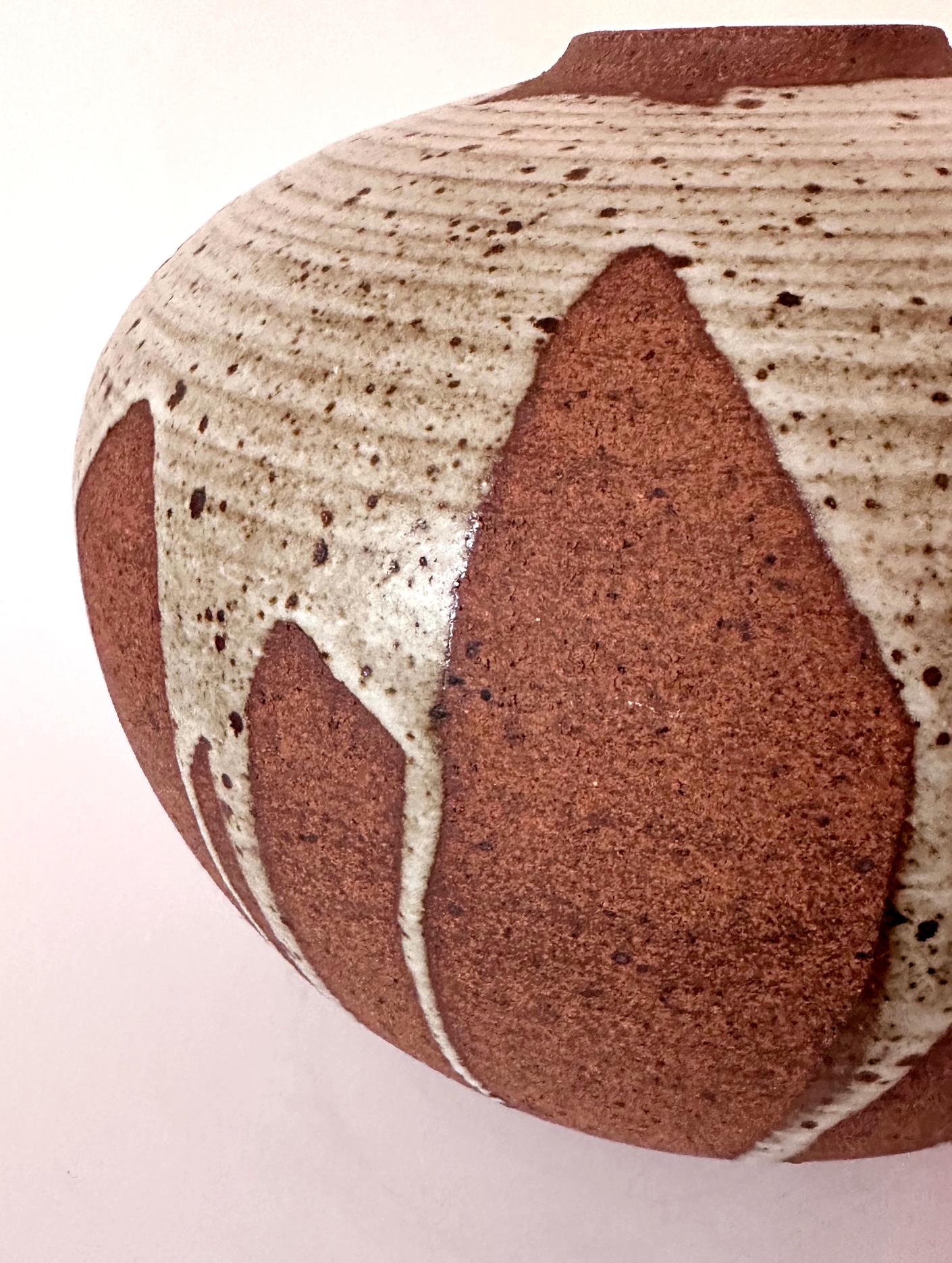 Auffällige Keramikvase mit schwebender Glasur von Vivika und Otto Heino im Angebot 2
