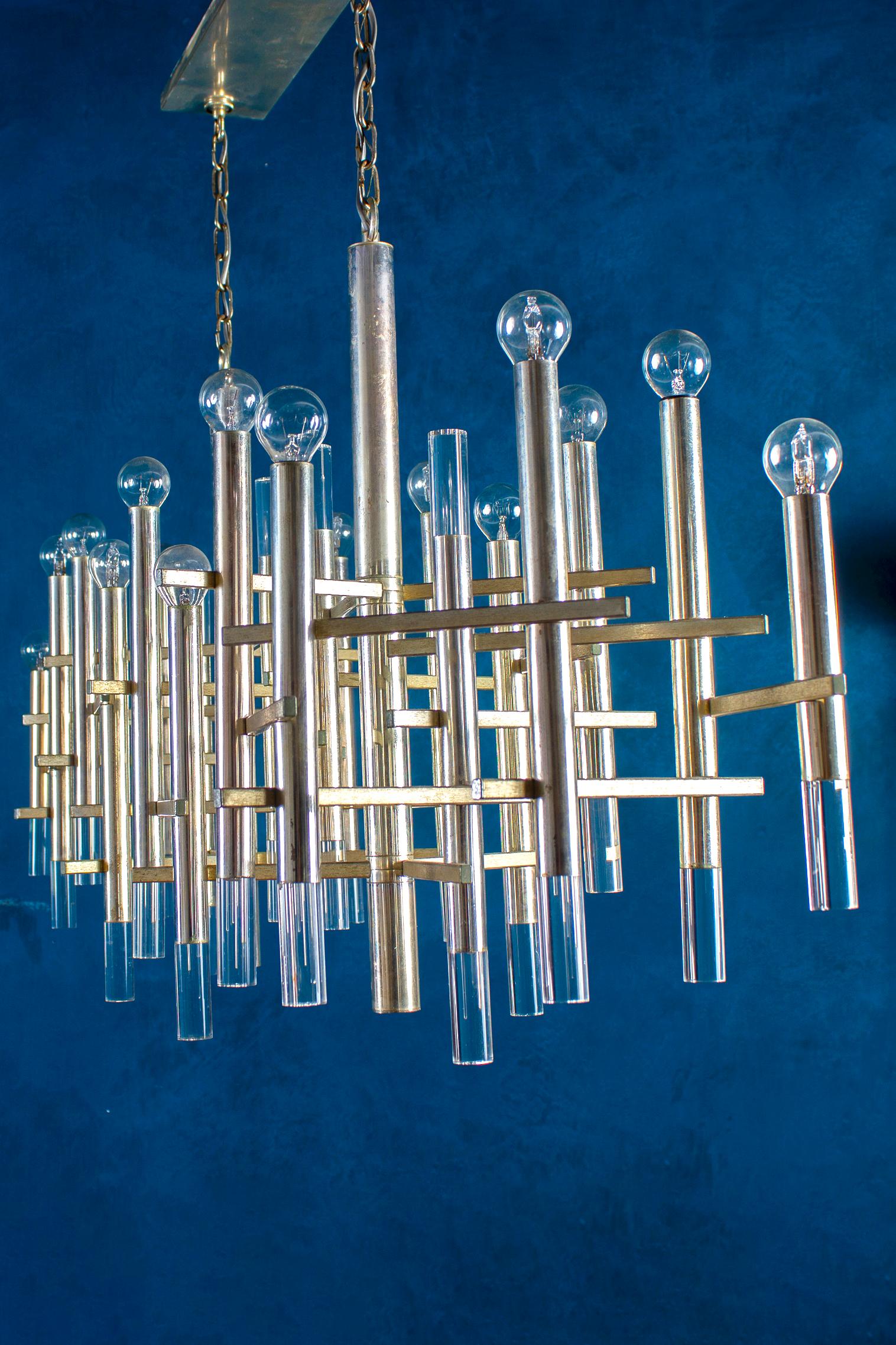 Italian Striking Chandelier by Gaetano Sciolari Italy, 1970