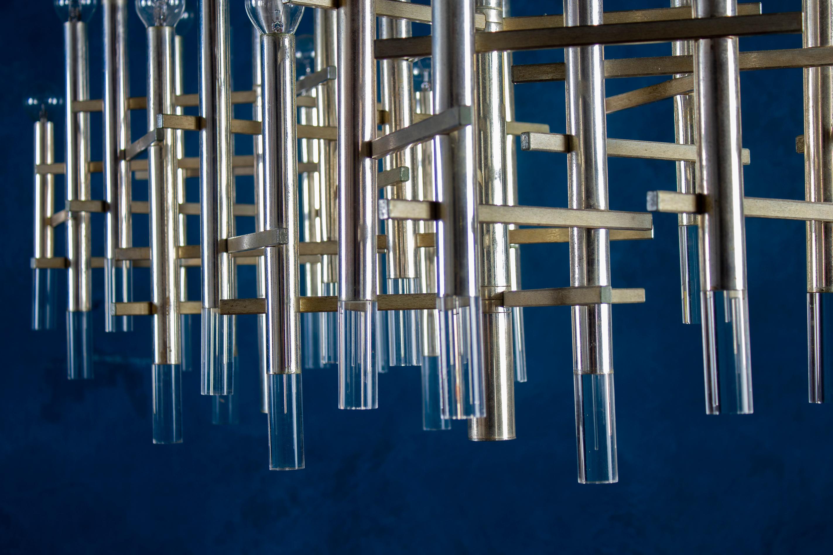 Llamativa lámpara de araña de Gaetano Sciolari Italia, 1970 finales del siglo XX en venta