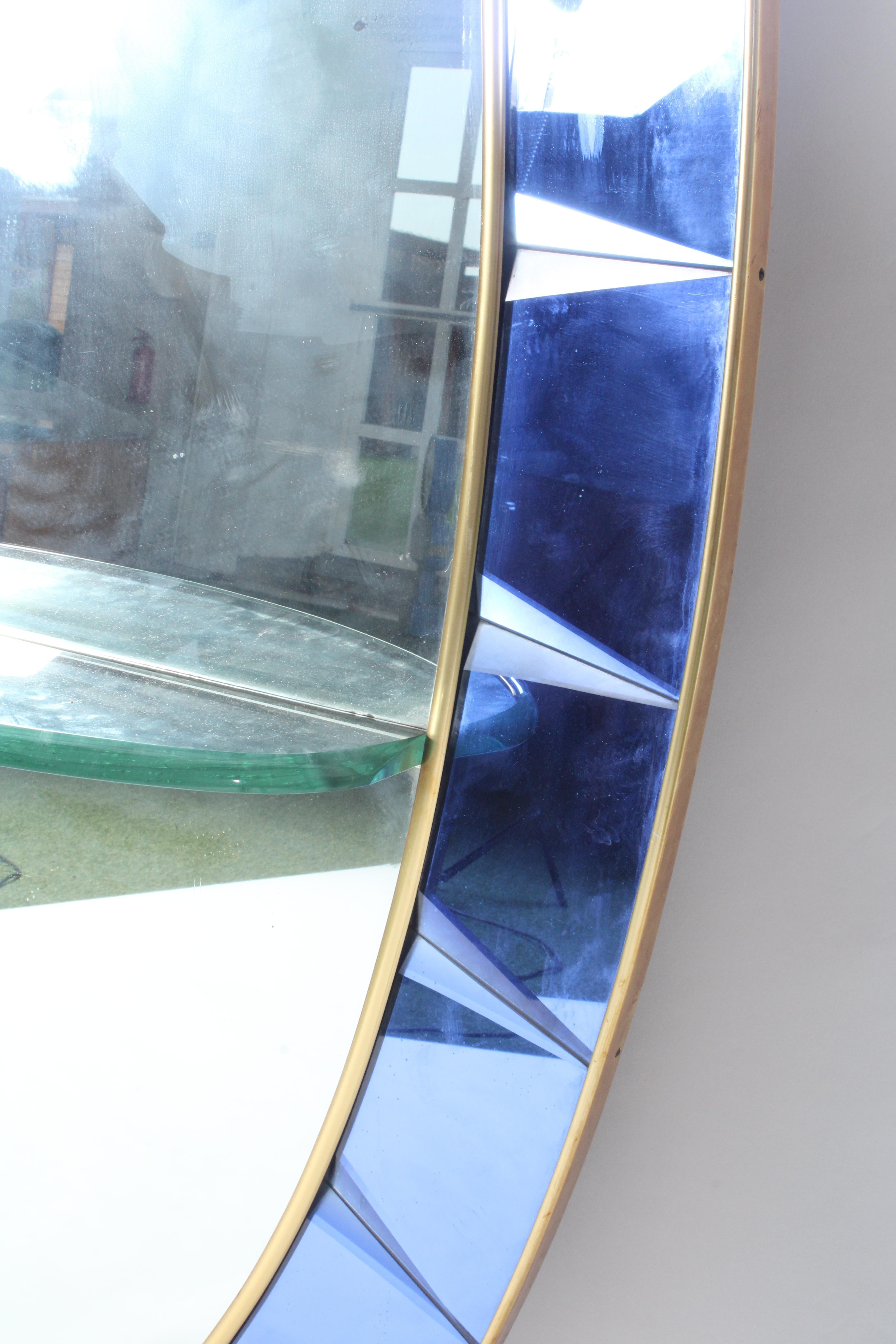 Mid-Century Modern Remarquable miroir de sol ovale en verre taillé bleu cobalt par Cristal Arte Of Turin en vente