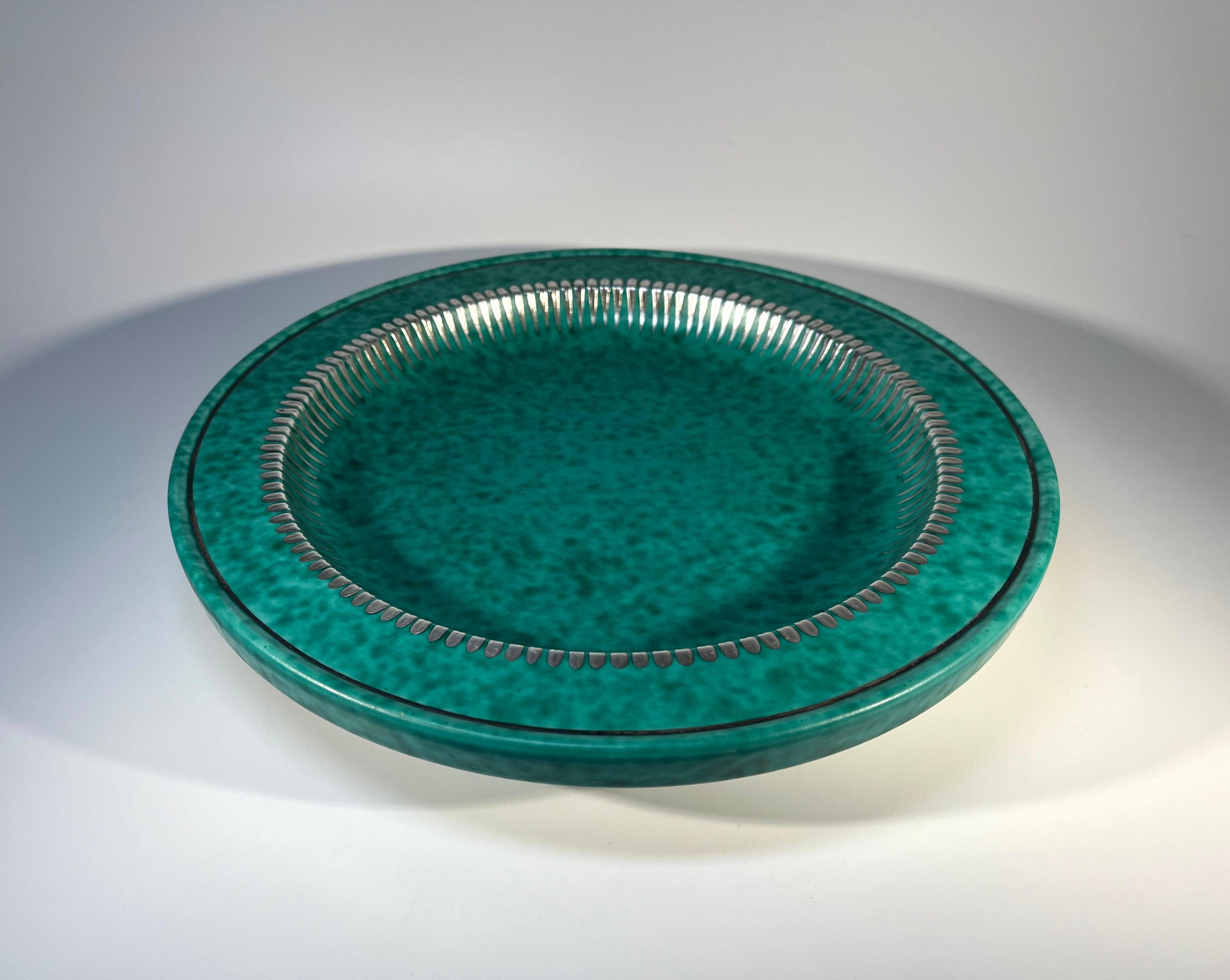 Un sorprendente piatto d'argento applicato contemporaneo, Wilhelm Kage, ARGENTA, Gustavsberg In condizioni buone in vendita a Rothley, Leicestershire