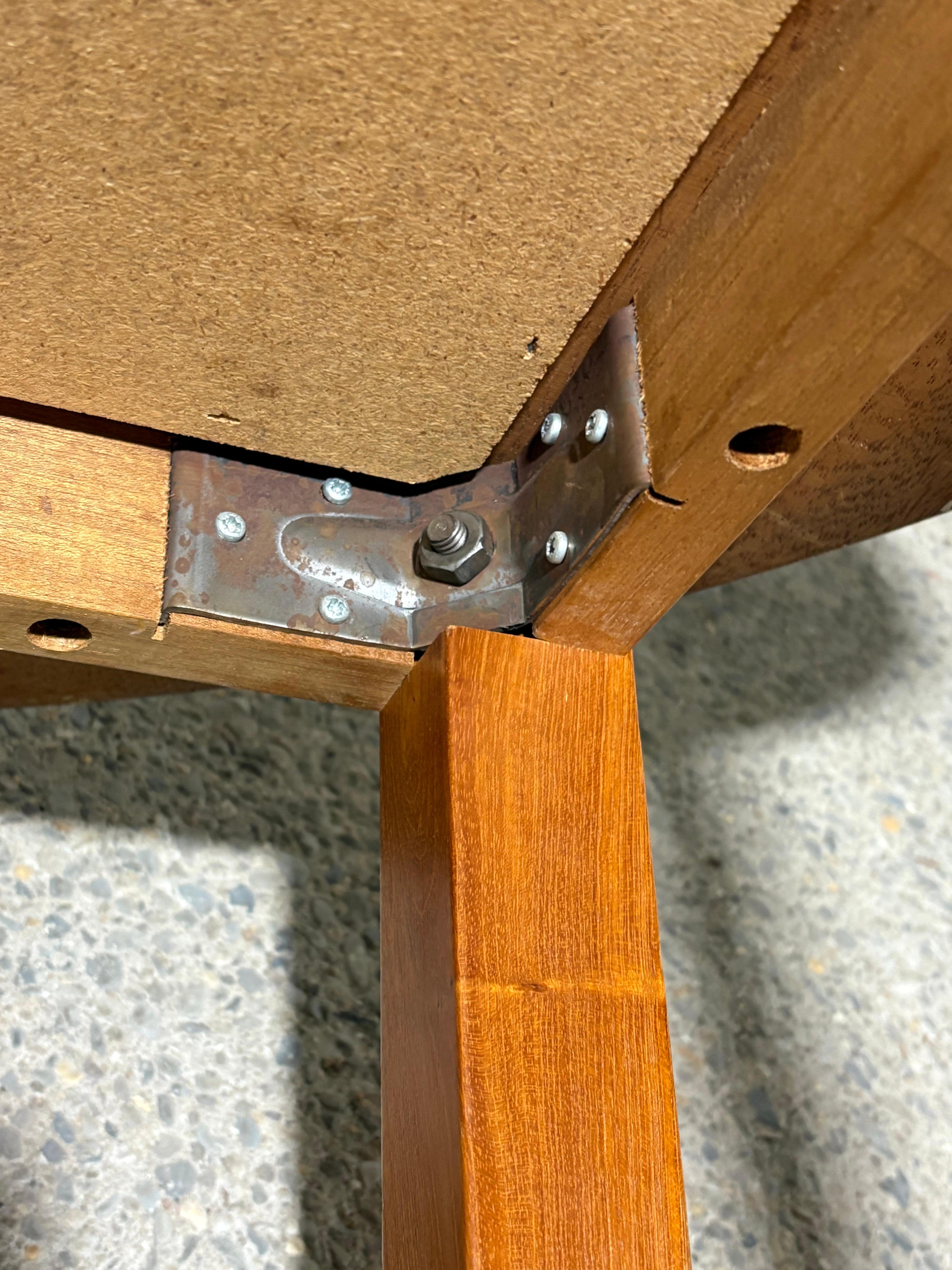 Table basse danoise moderne en carreaux Bon état - En vente à New York, NY