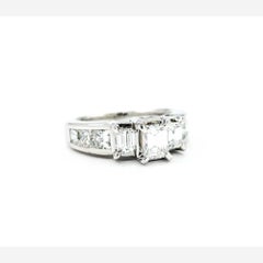 Anello con diamanti in oro bianco 14k