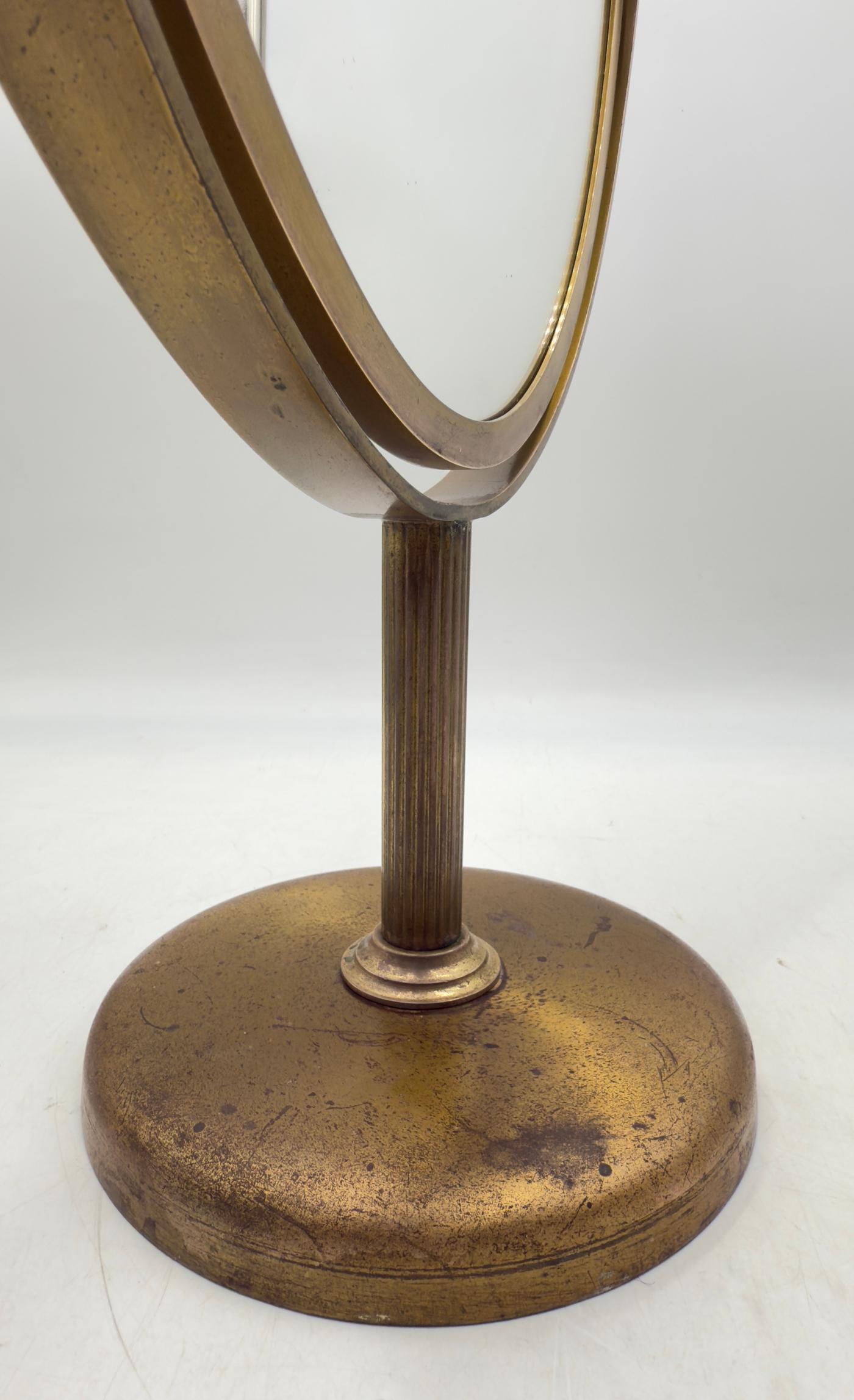 Auffälliger doppelseitiger Messingspiegel von Charles Hollis Jones, CIRCA 1970er Jahre (Ende des 20. Jahrhunderts) im Angebot