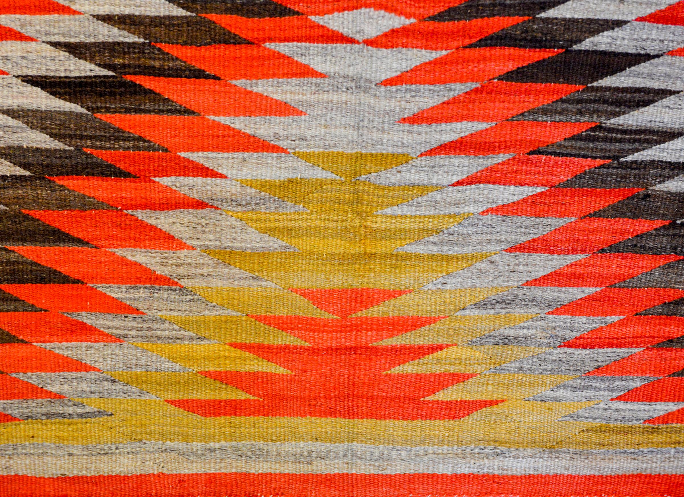 Striking Early 20th Century Navajo Rug In Good Condition In Chicago, IL