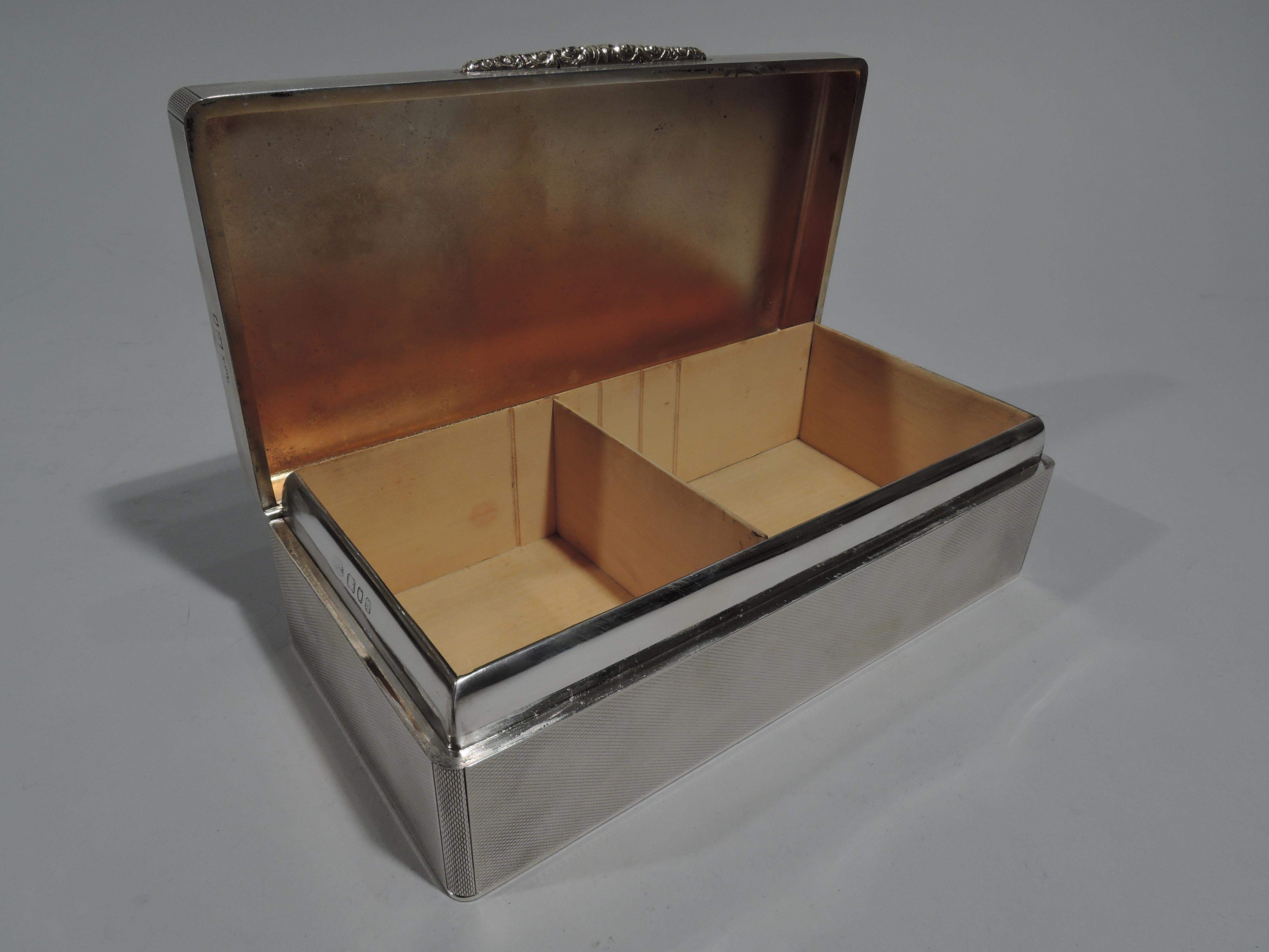 Mid-20th Century Striking English Art Deco Modern Sterling Silver Box