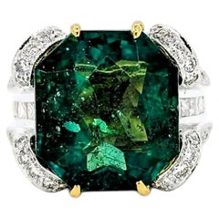 Striking Fluorite & Diamond Ring in 18k Yellow Gold