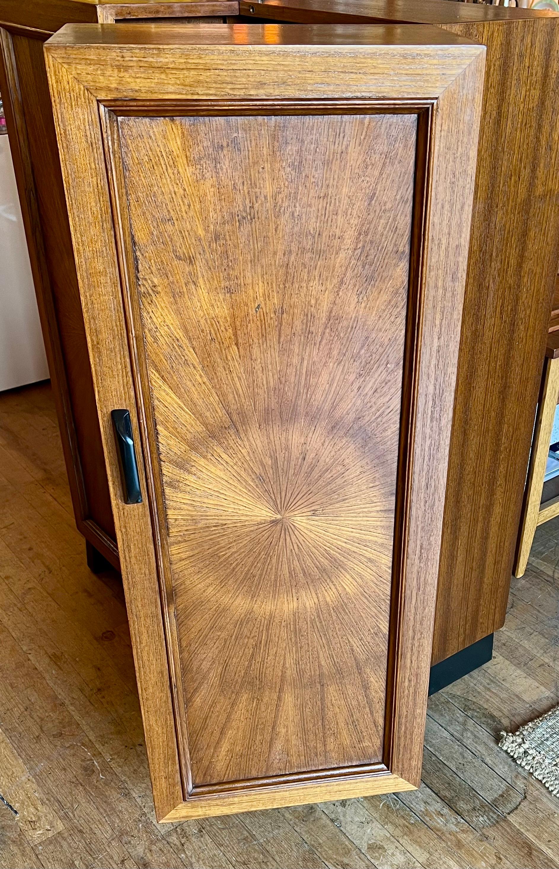 Striking Folding Danish Modern Mid Century Desk in Walnut In Good Condition In San Diego, CA