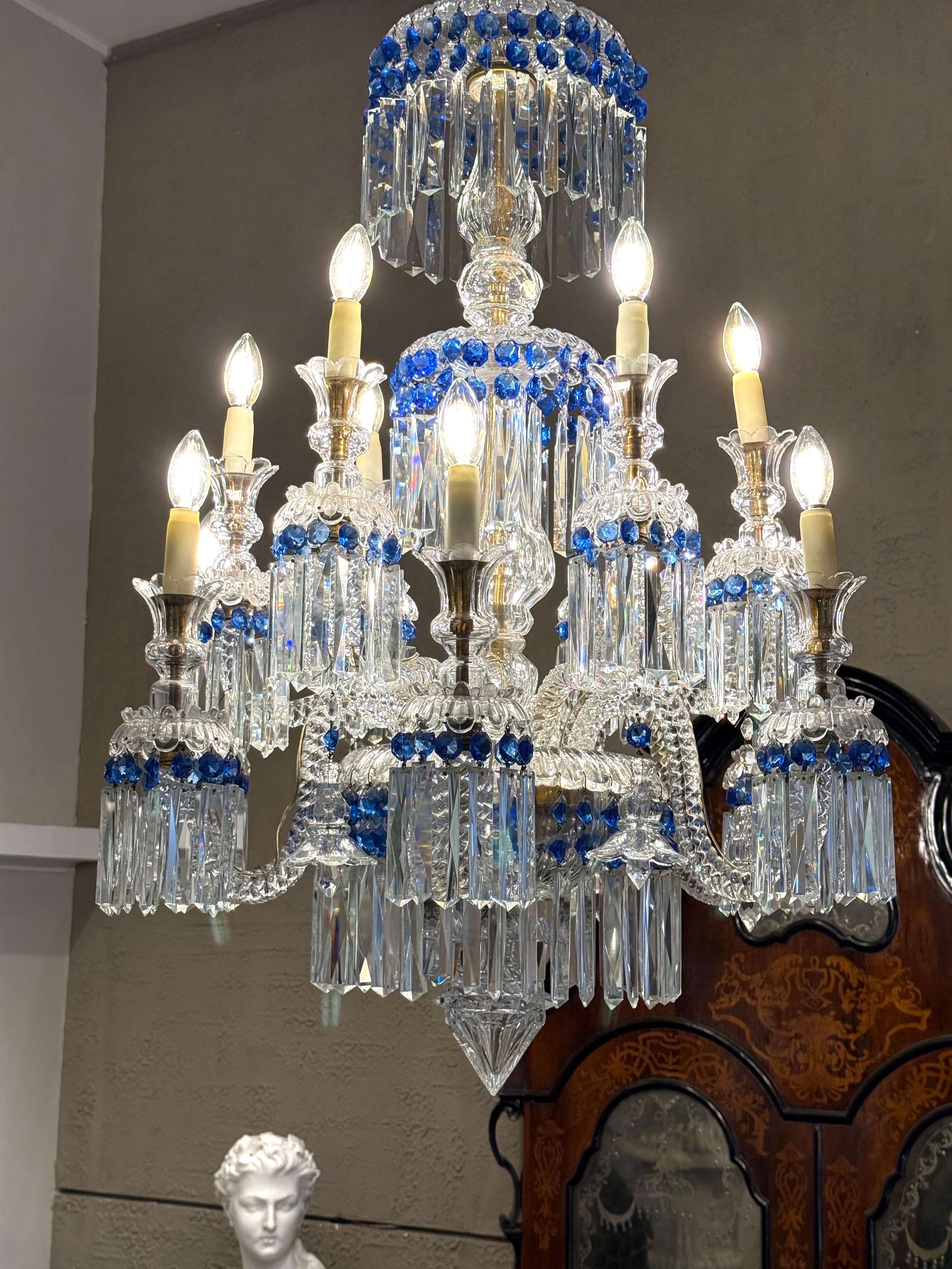 Francese Cristallo francese trasparente e blu di grande effetto  Lampadario 1940'