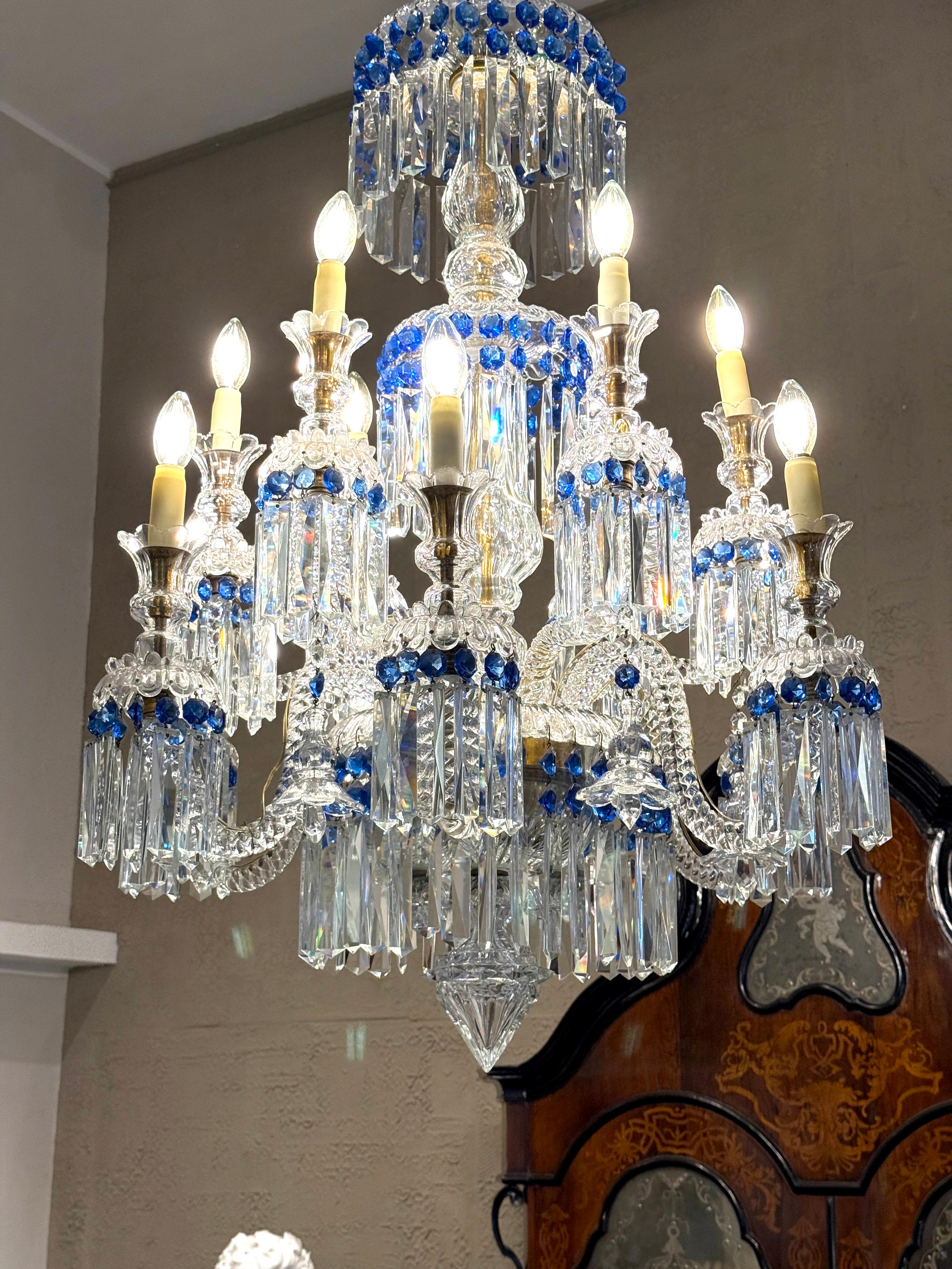 Metallo Cristallo francese trasparente e blu di grande effetto  Lampadario 1940'
