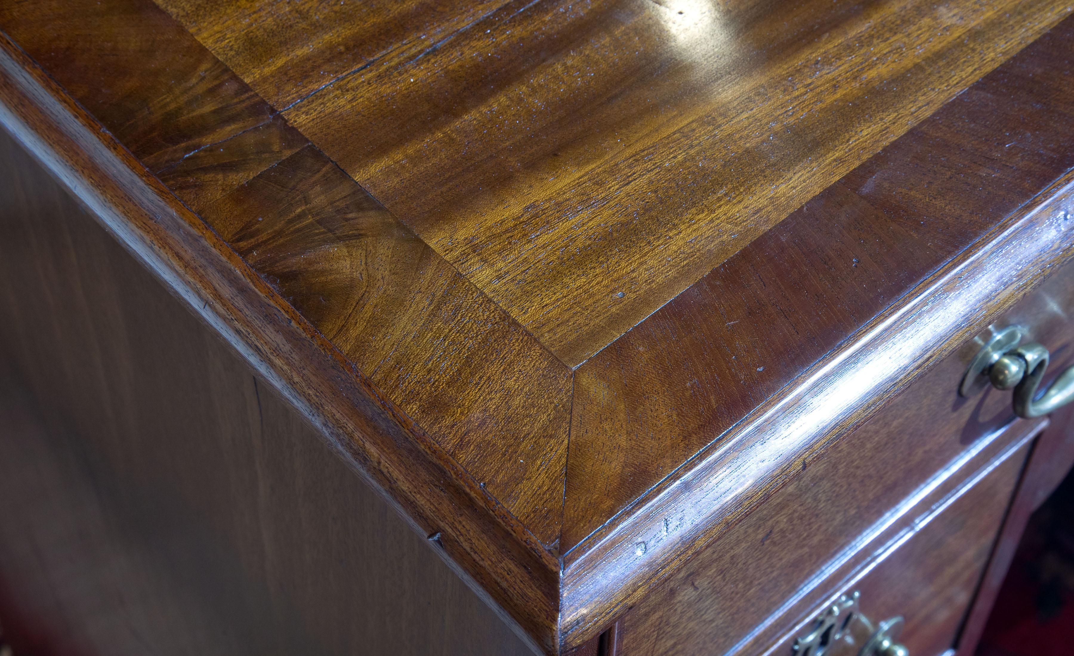 Striking George III Mahogany Kneehole Desk with Original Hardware For Sale 1