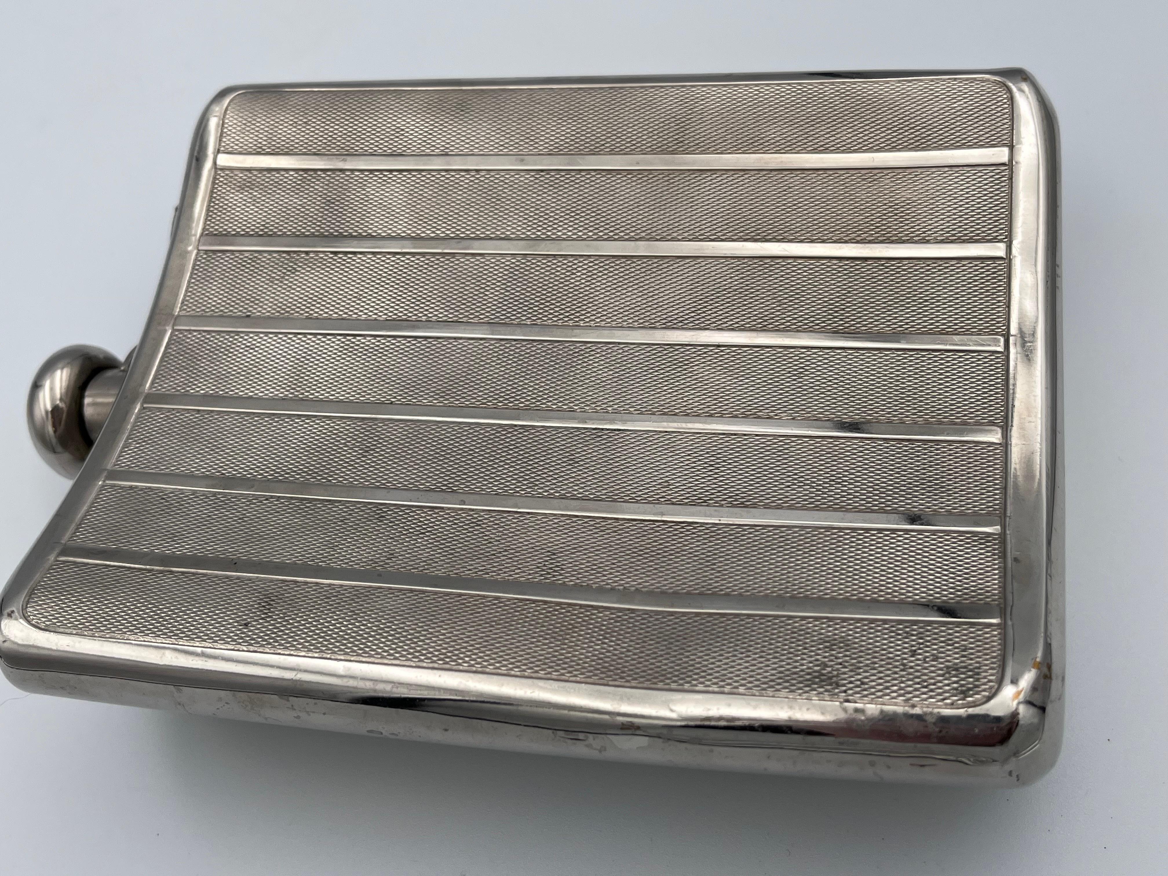Auffälliger deutscher Art Deco Flachmann mit Kartusche und strukturiertem Design, ca. 1920er Jahre im Angebot 7