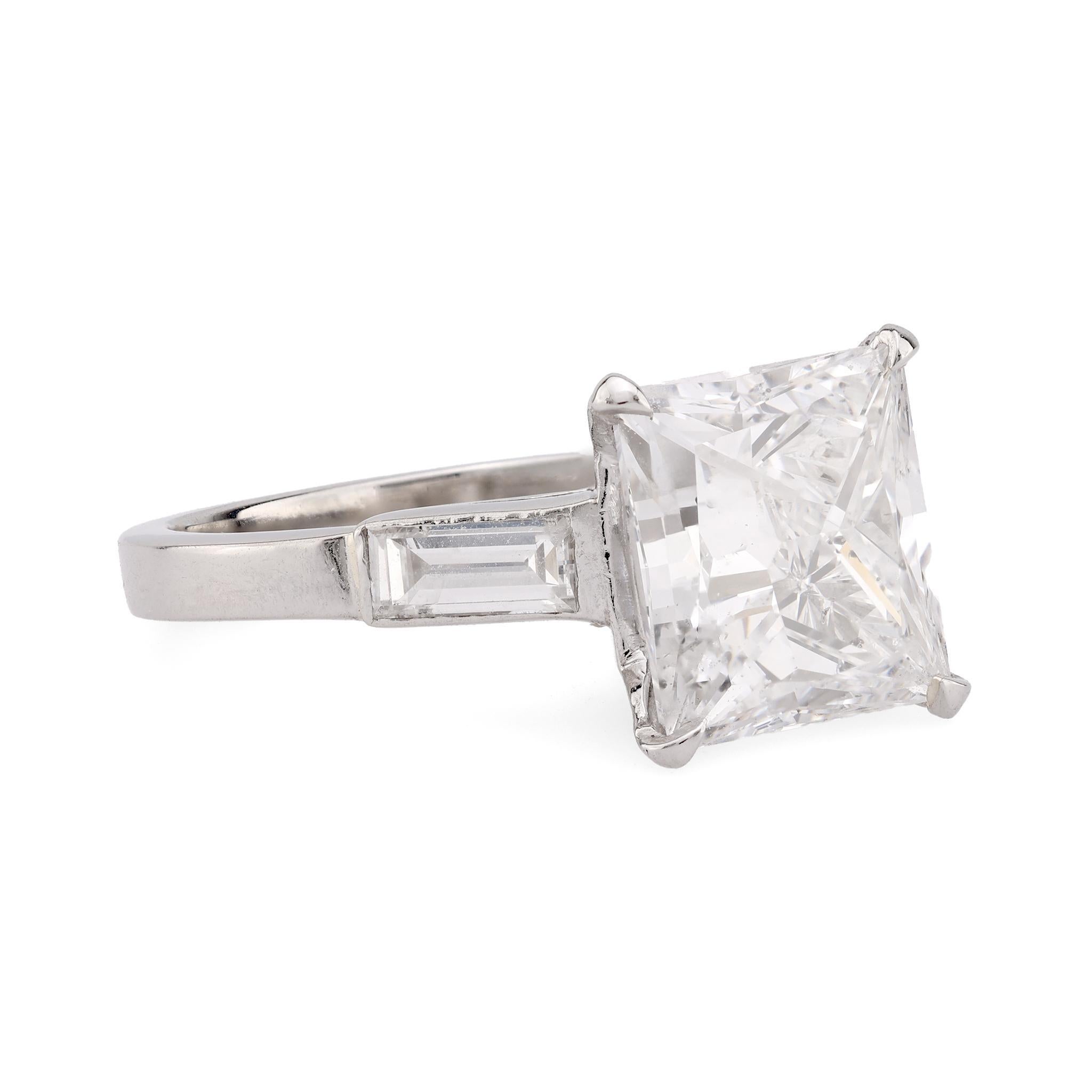 Modern Striking GIA 3.02 carat rectangular cut diamond platinum engagement ring