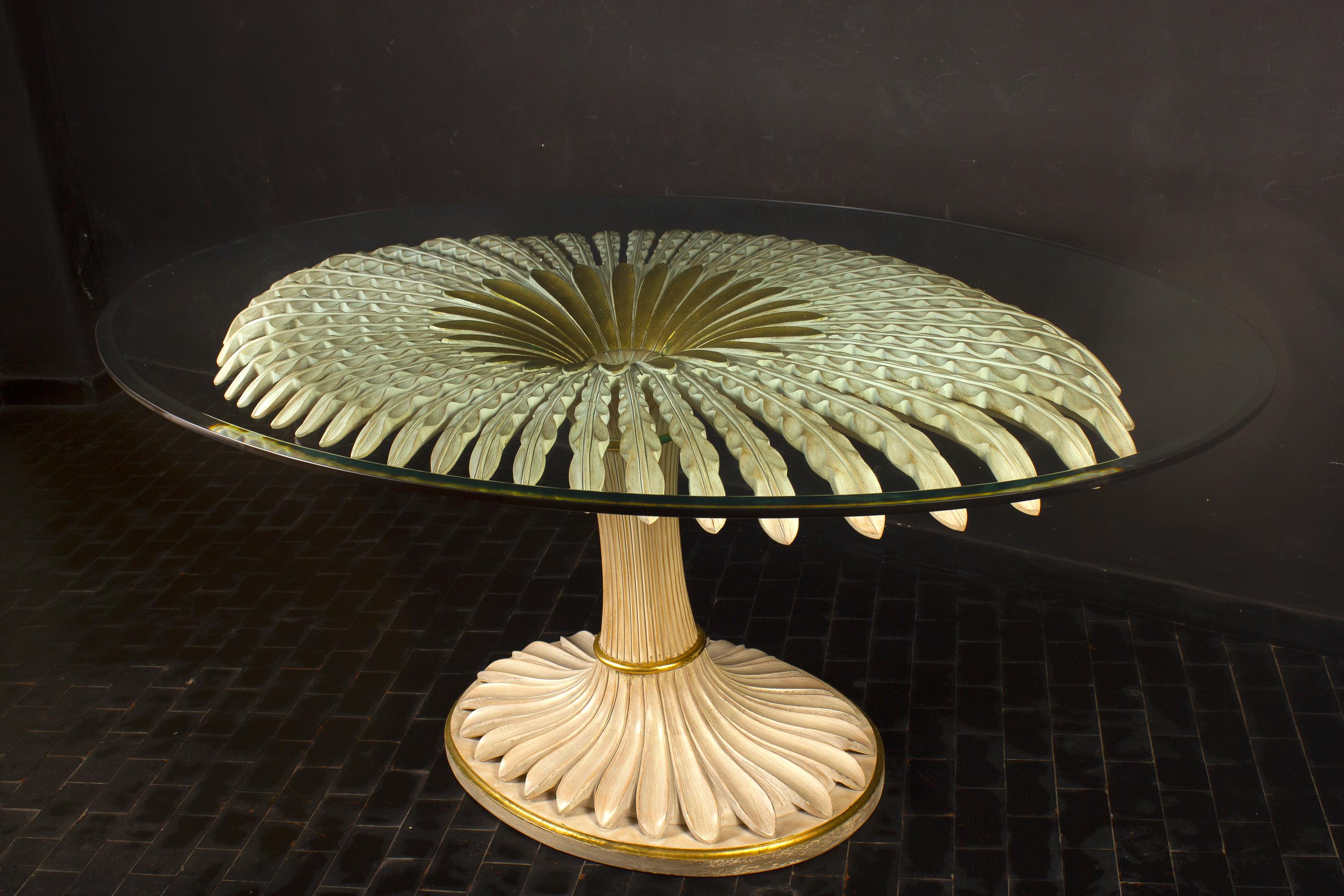 Striking Giltwood and Painted Palm Sculpture Dining or Center Table Italy, 1970 In Excellent Condition For Sale In Rome, IT