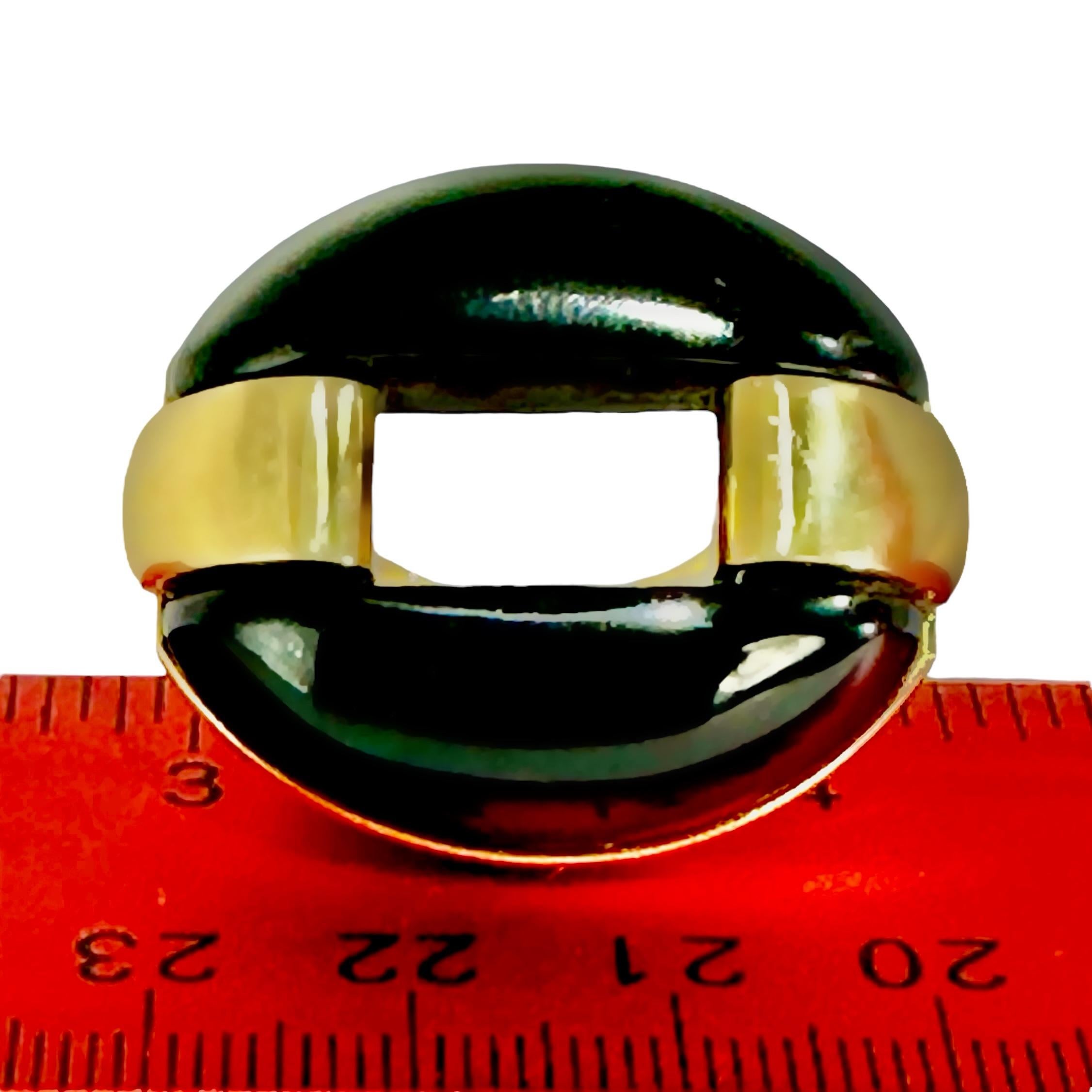 Striking Gold and Onyx Statement Ring For Sale 5