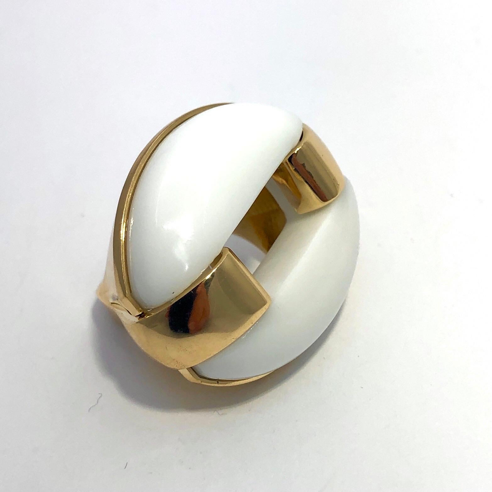 Oval Cut Striking Gold and White Agate Statement Ring For Sale