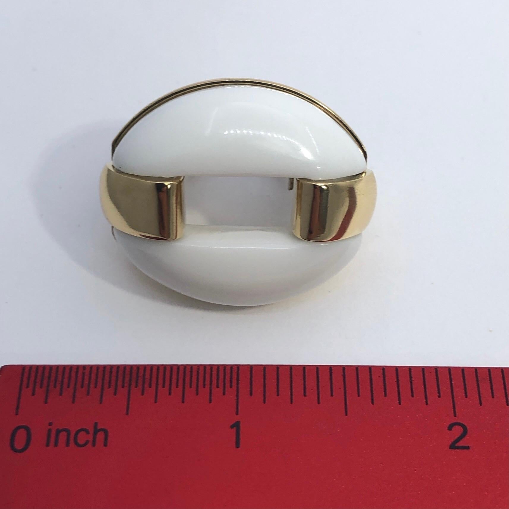 Striking Gold and White Agate Statement Ring For Sale 2
