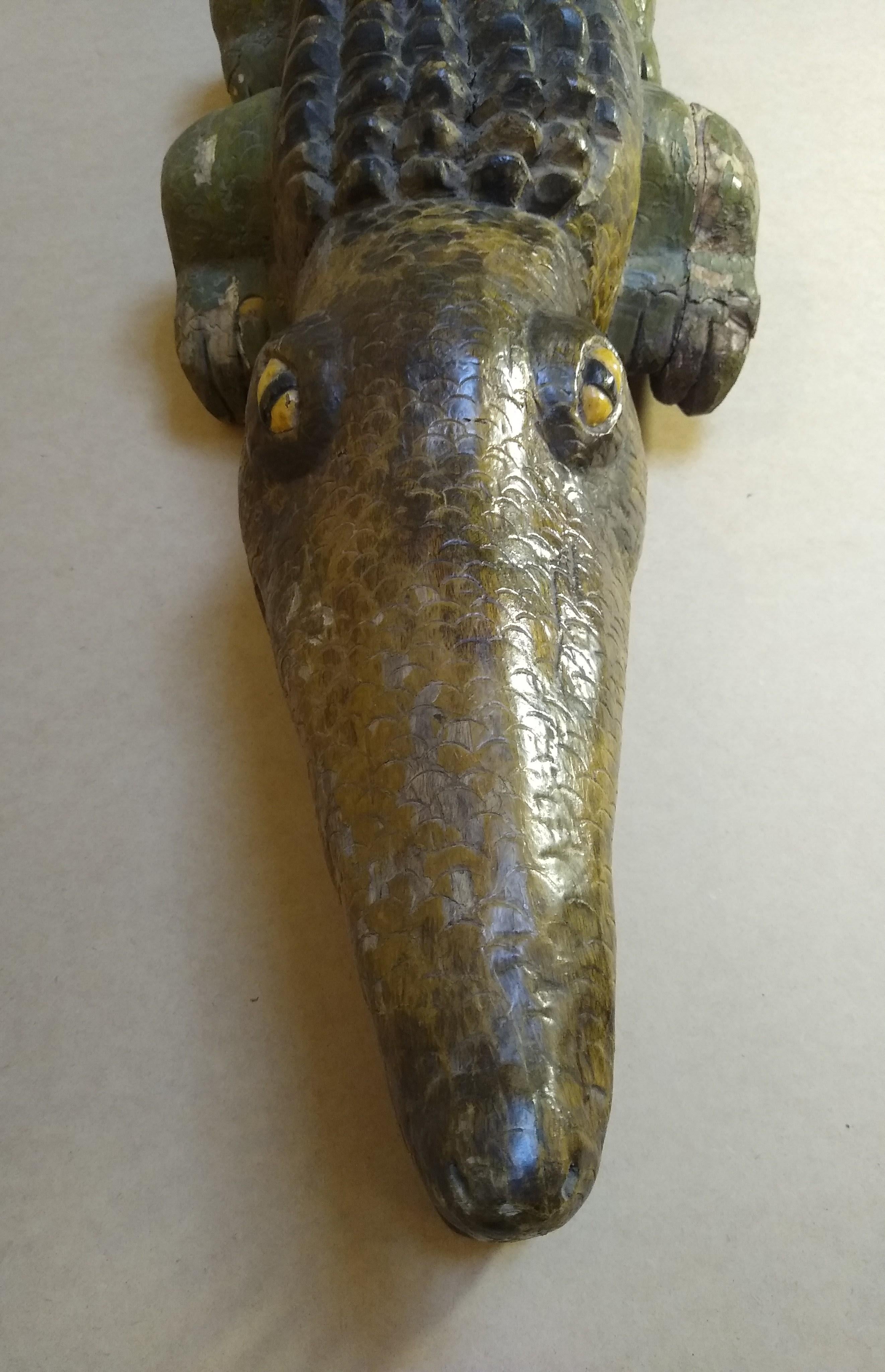 Striking Hand carved large wood Sculpture of Crocodile from Mexico For Sale 5
