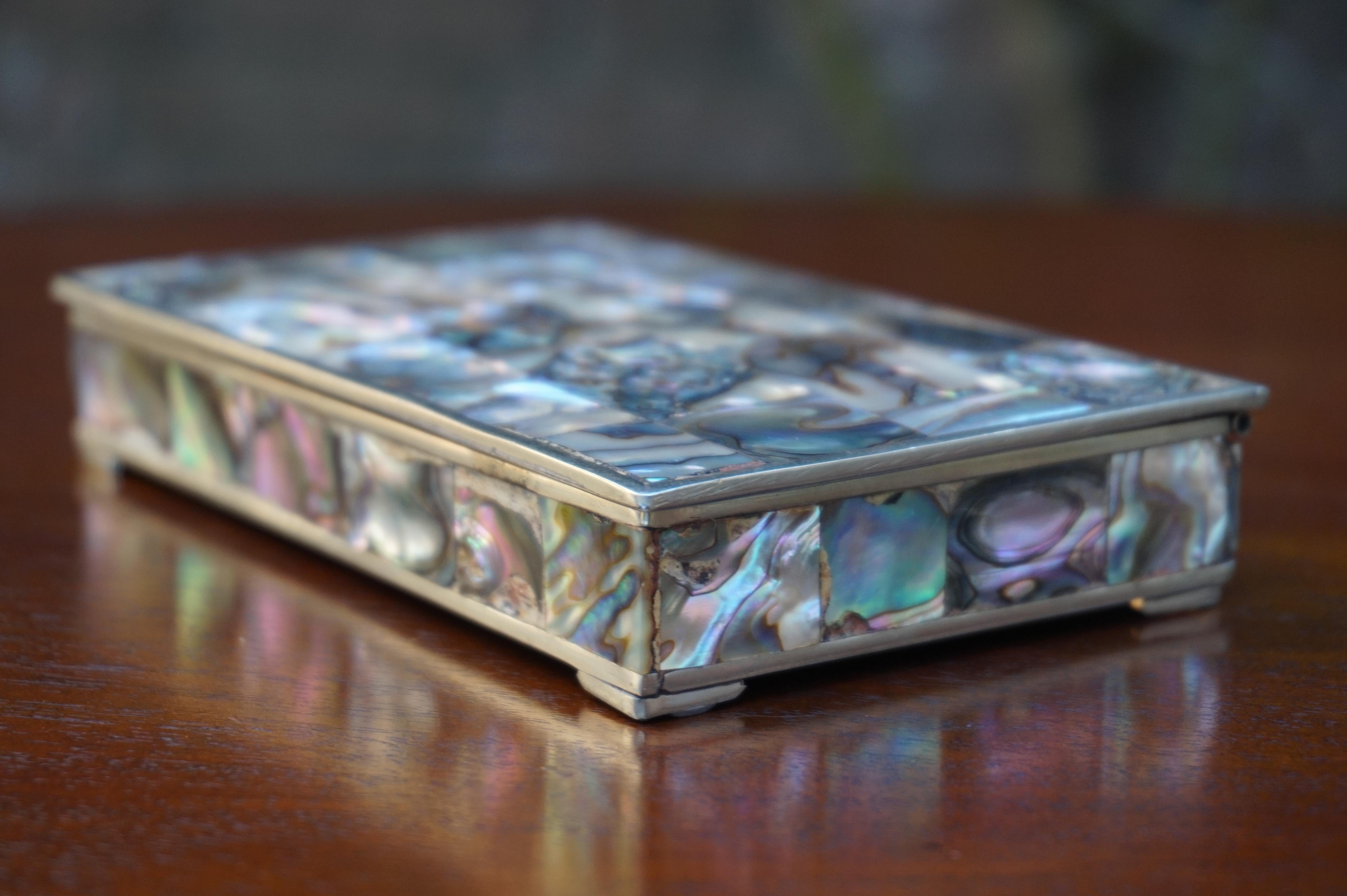 Striking Handcrafted Midcentury Era Mother of Pearl and Alpaca Silver Box In Excellent Condition In Lisse, NL