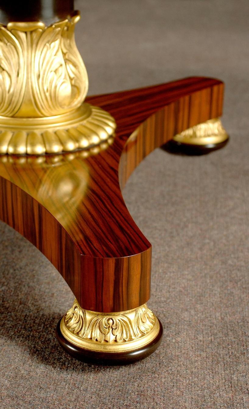 Regency Table centrale sculptée Coromandel & Dorée de style Régence Nouvelle-Angleterre en vente