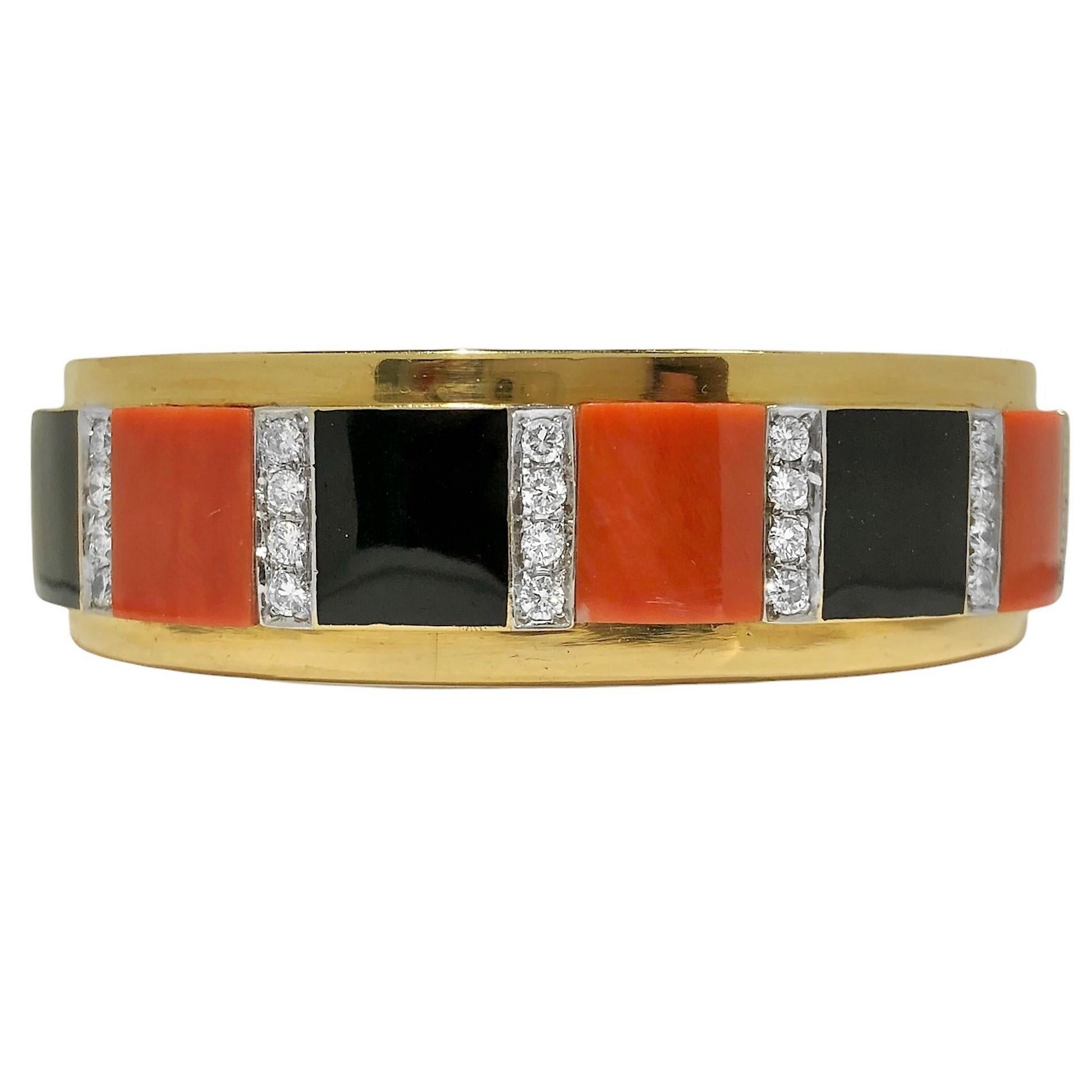 Brilliant Cut Striking Italian 18K Yellow Gold, Diamond, Onyx and Vivid Coral Bangle Bracelet For Sale