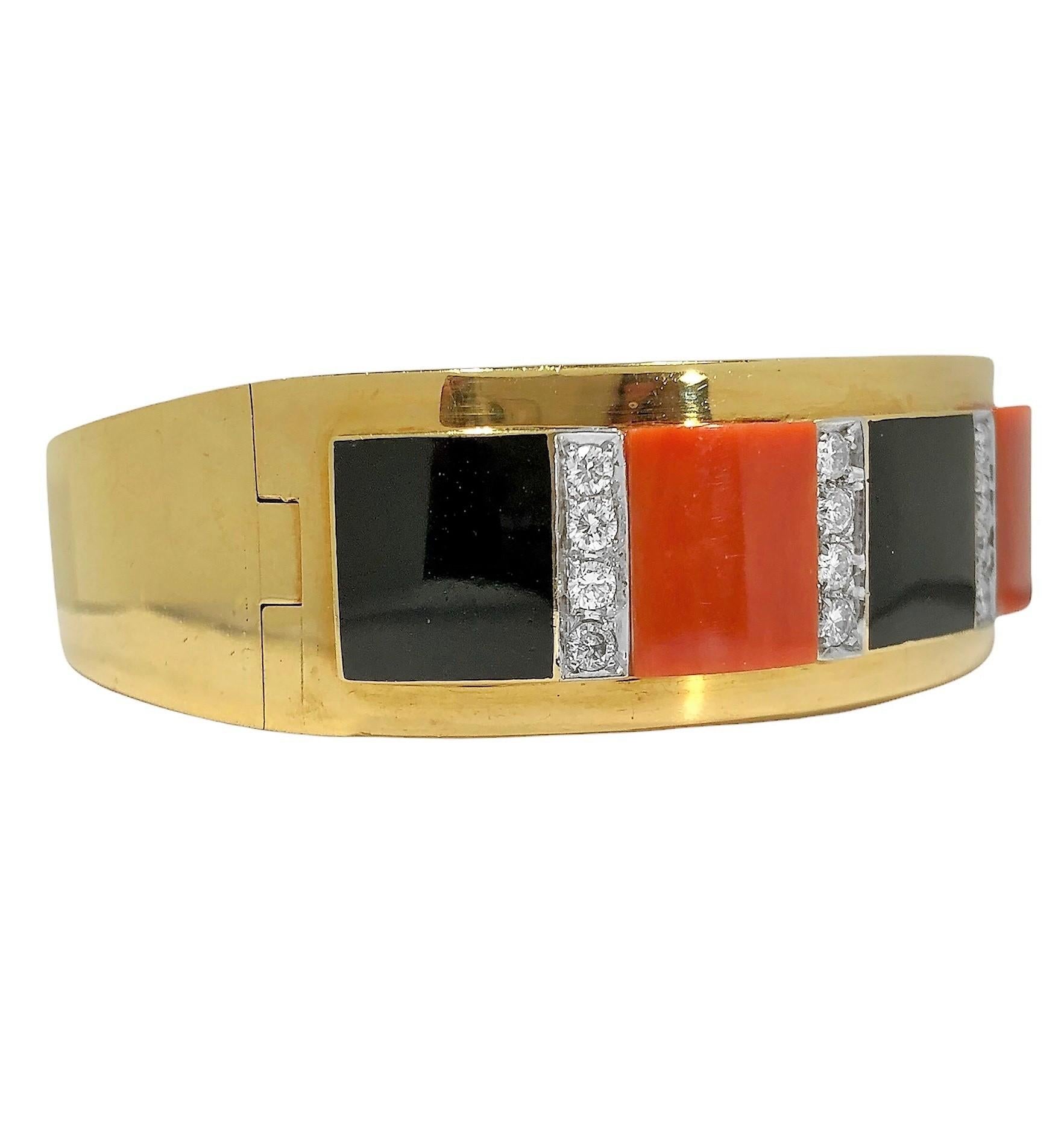 Striking Italian 18K Yellow Gold, Diamond, Onyx and Vivid Coral Bangle Bracelet In Good Condition For Sale In Palm Beach, FL