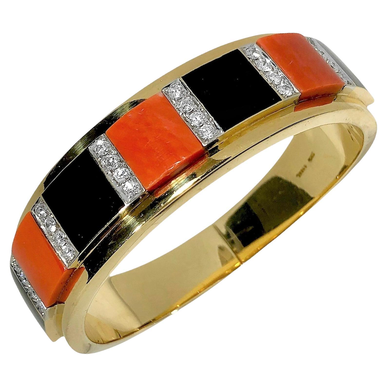 Magnifique bracelet italien en or jaune 18K, diamants, onyx et corail Vivid en vente