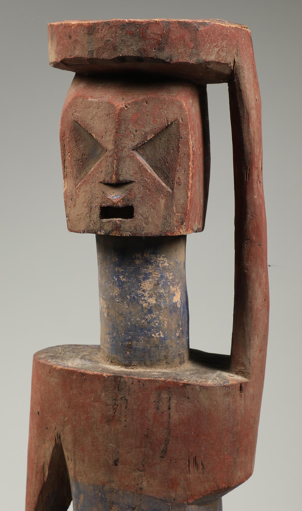Tribal Striking Large Abstract Adan Figure Arm Up, Ghana, Early 20th Century For Sale