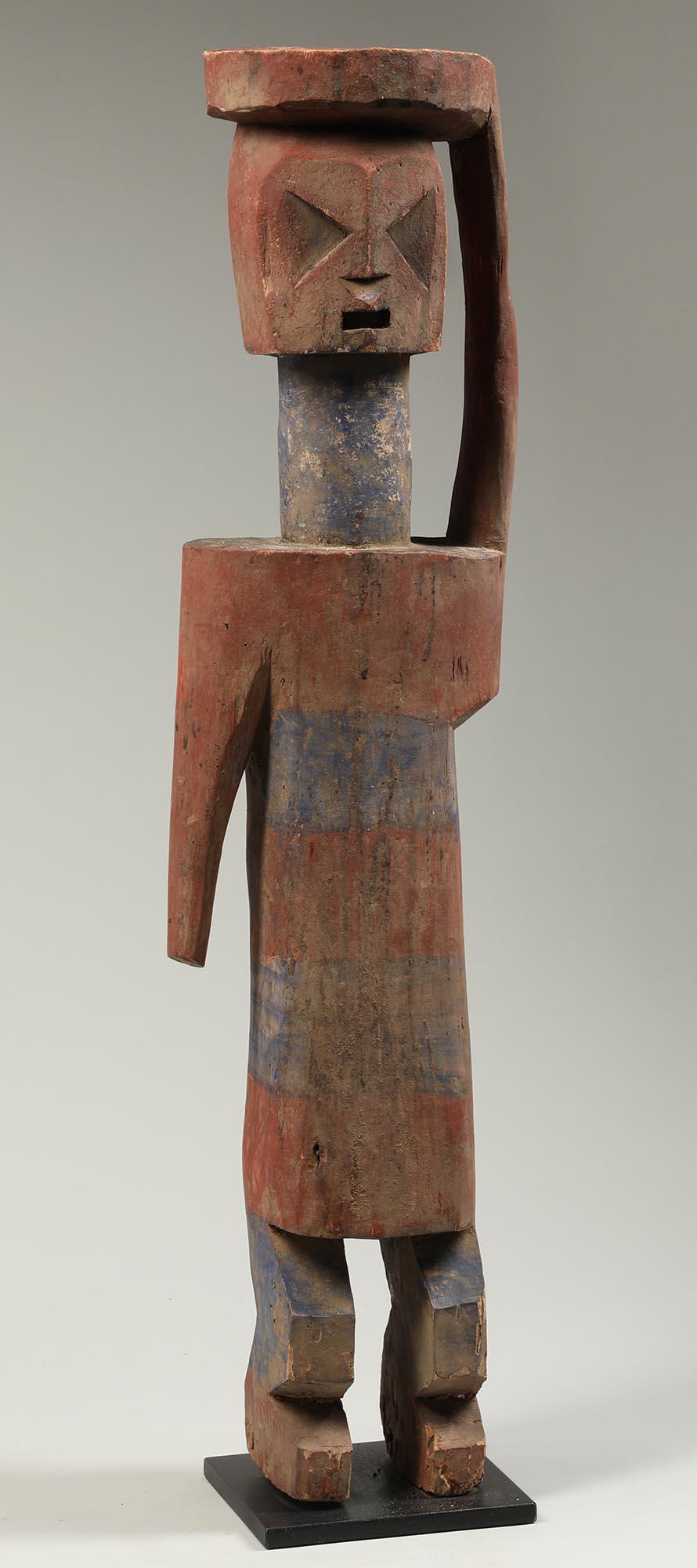 Ghanaian Striking Large Abstract Adan Figure Arm Up, Ghana, Early 20th Century For Sale