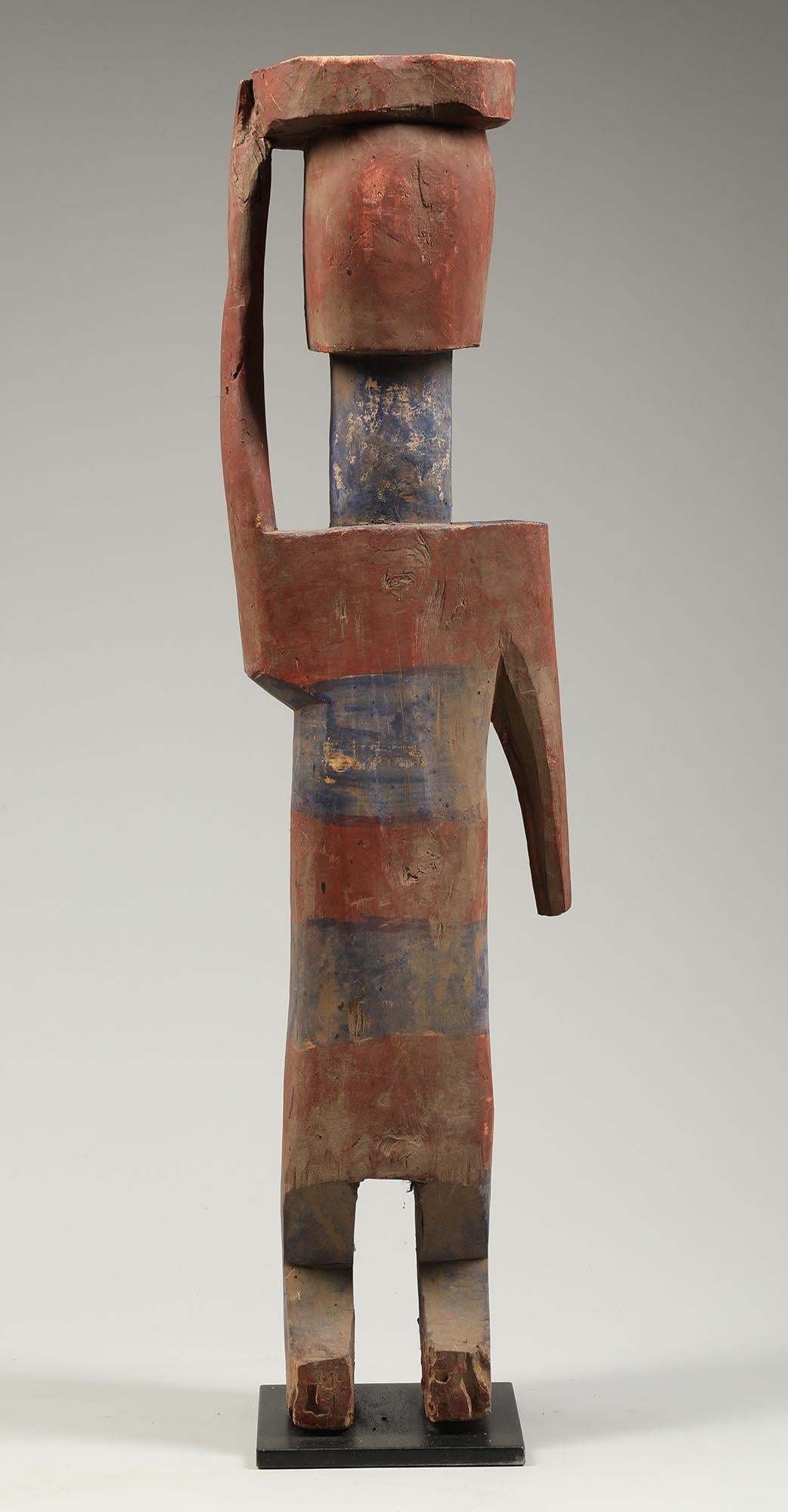 Hand-Carved Striking Large Abstract Adan Figure Arm Up, Ghana, Early 20th Century For Sale
