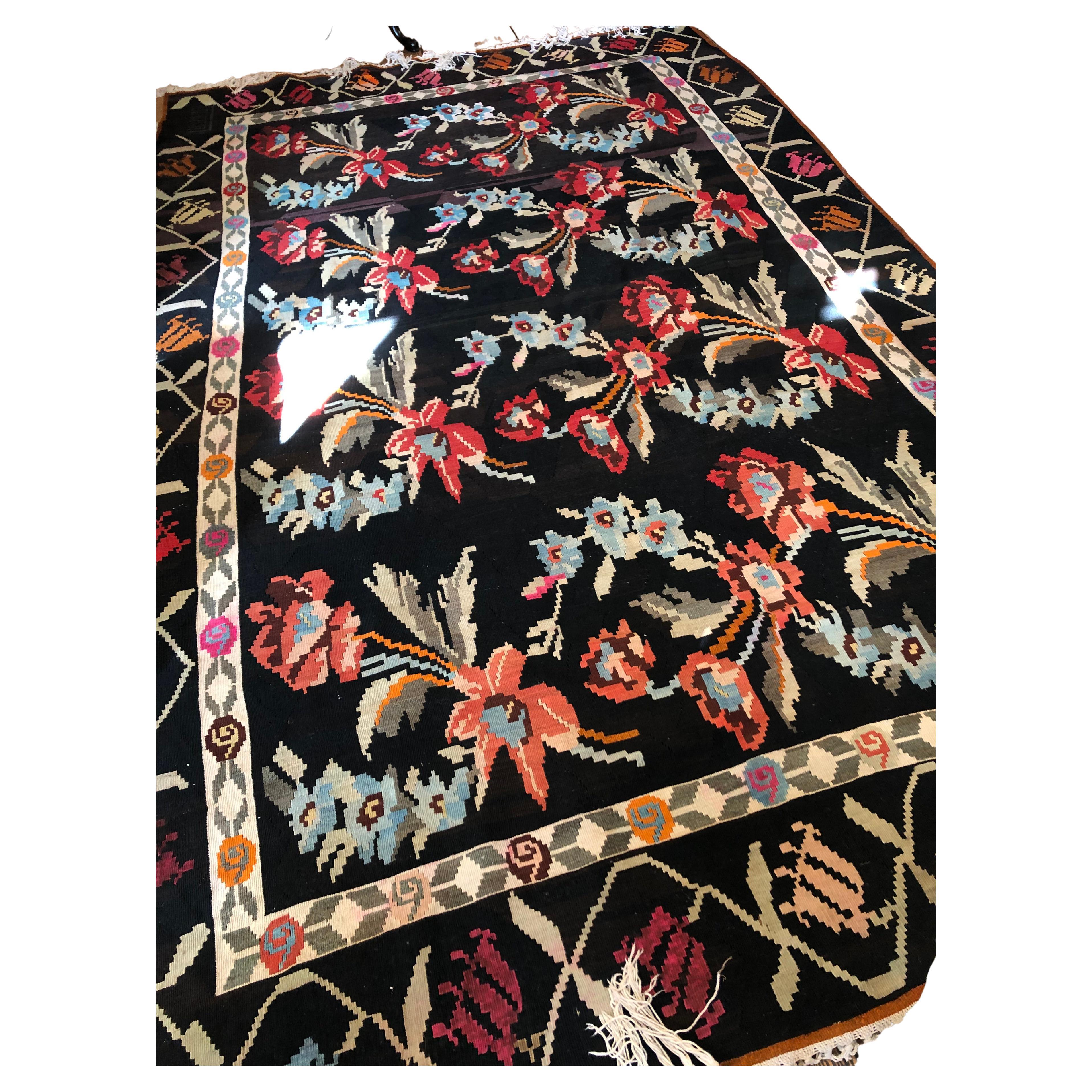 Classic Neutral Pallet Oushak Rug For Sale at 1stDibs