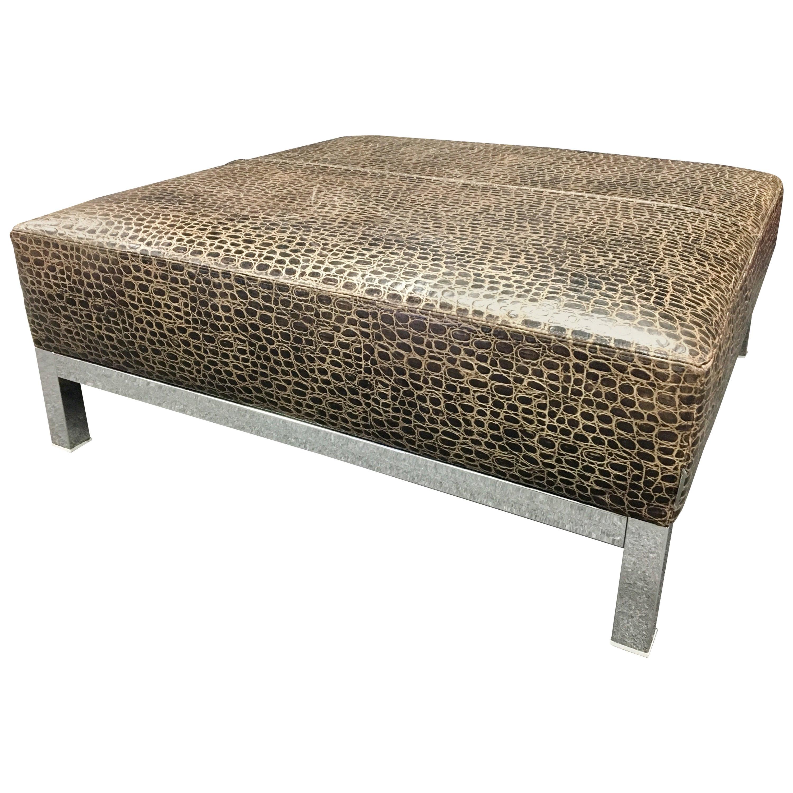 Grand pouf/table basse en cuir à motifs & avec base en chrome par Minotti