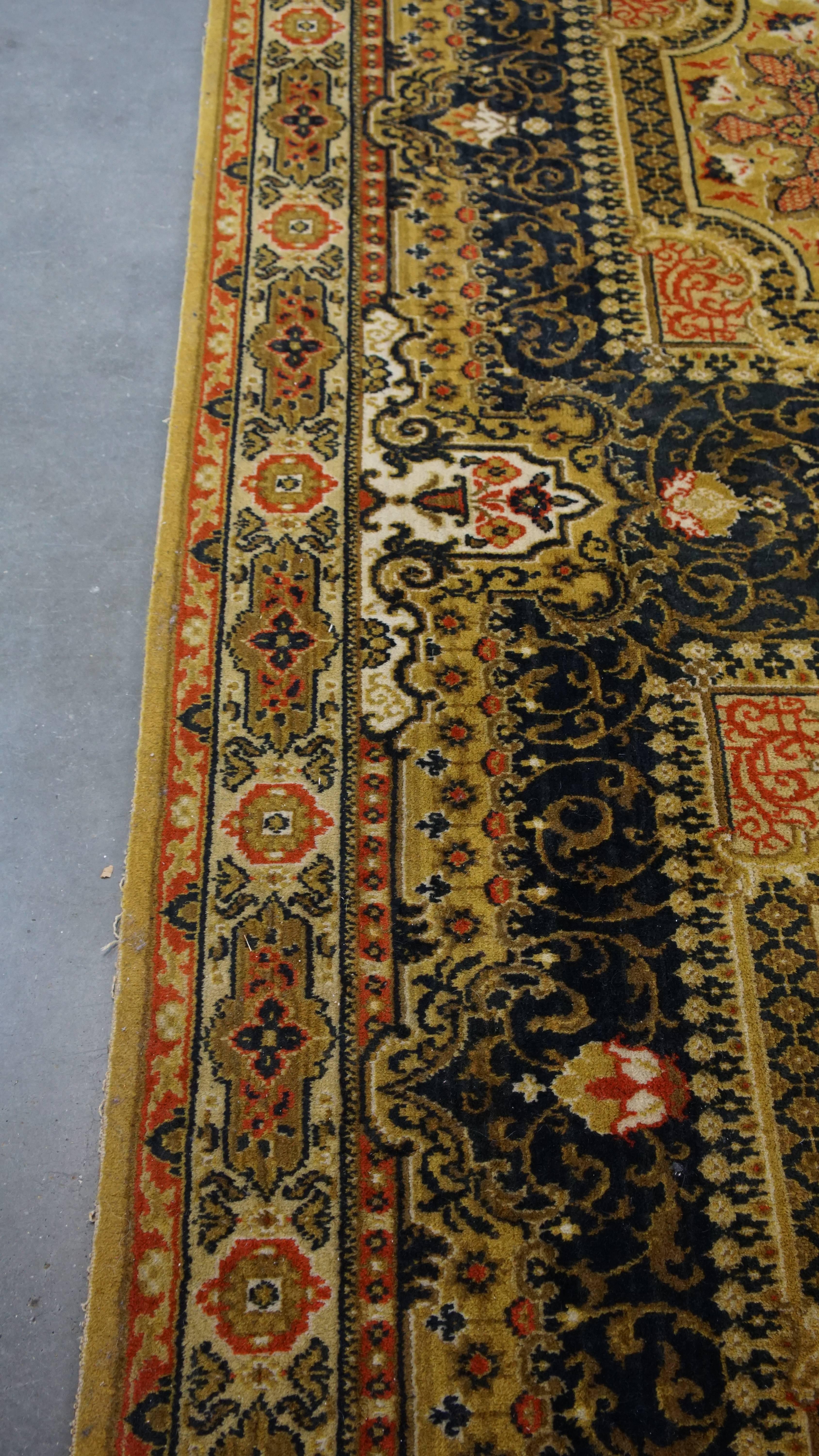 Tappeto/tapestry di grandi dimensioni con tonalità prevalentemente gialle 305x200cm in vendita 2