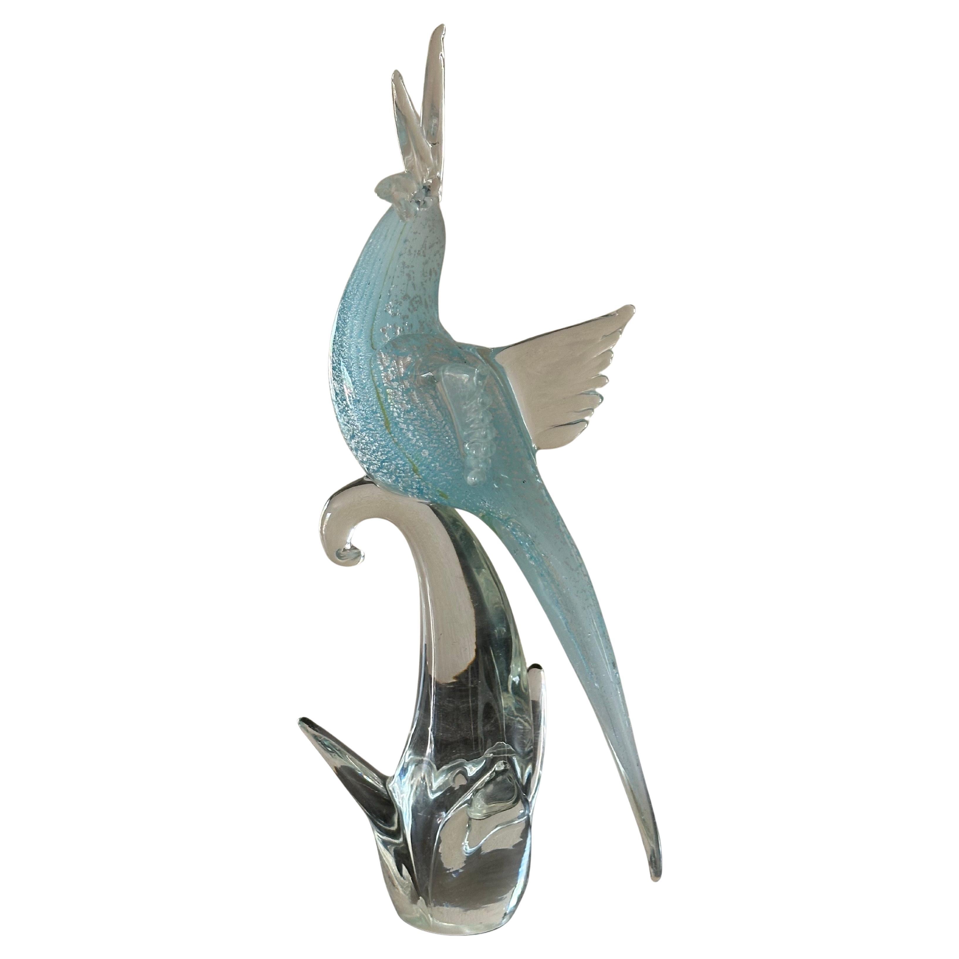 Mid-Century moderno Scultura in vetro artistico di Murano con uccello e cacatua a macchie blu chiaro in vendita