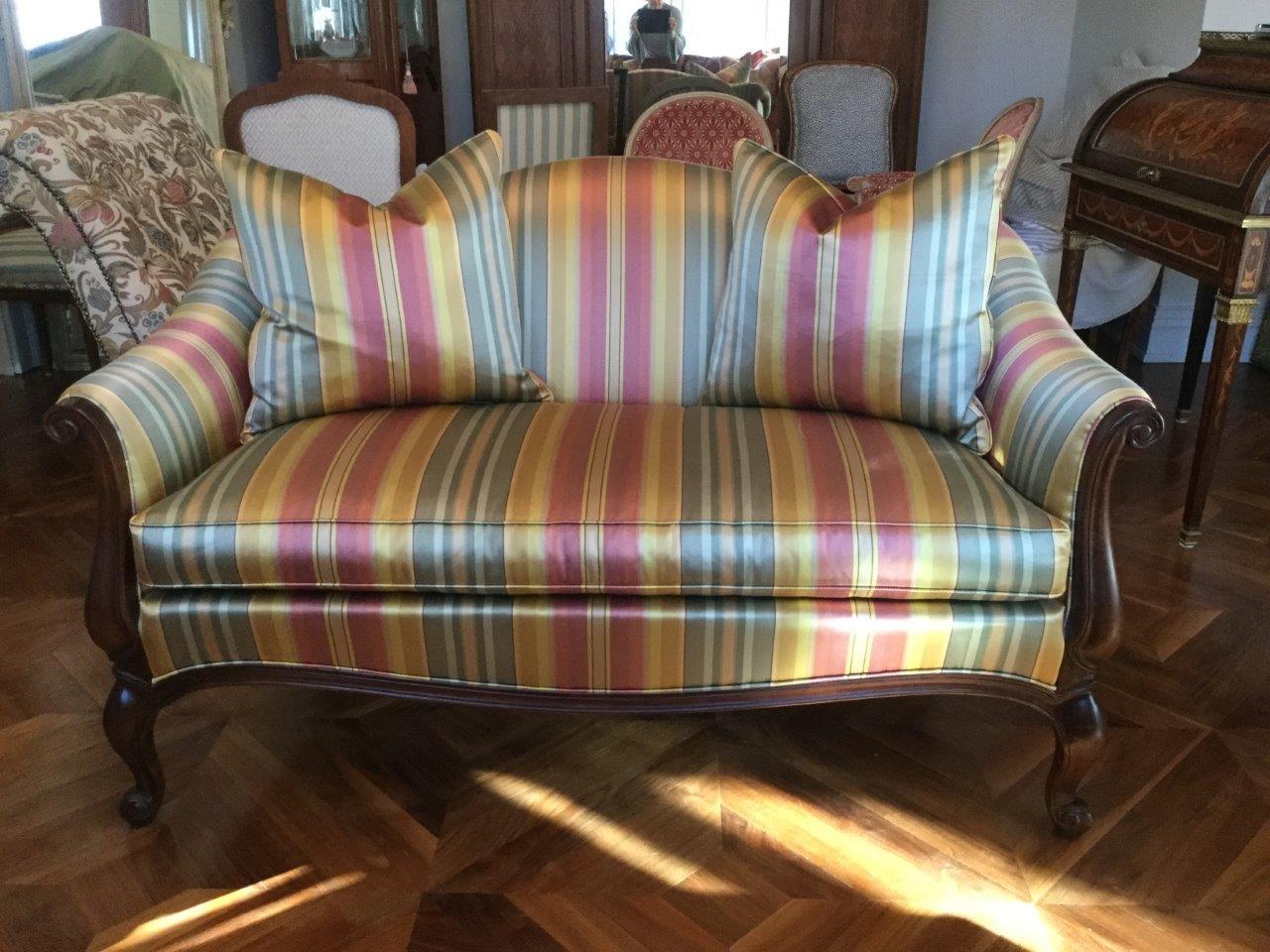 Striking Louis XV Style Silk & Satin Striped Settee Loveseat by Hickory In Good Condition In Hopewell, NJ