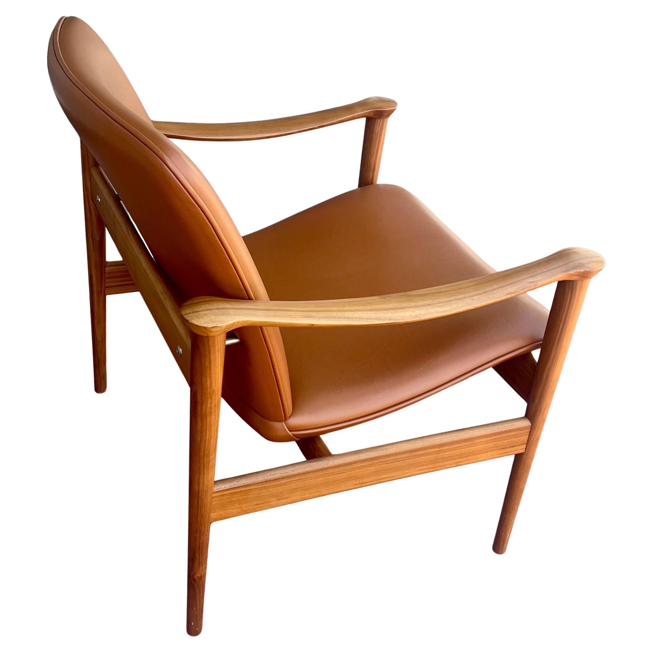 Contemporary Striking Lounge Club Chair by Fredrik Kayser New in Walnut Model 711