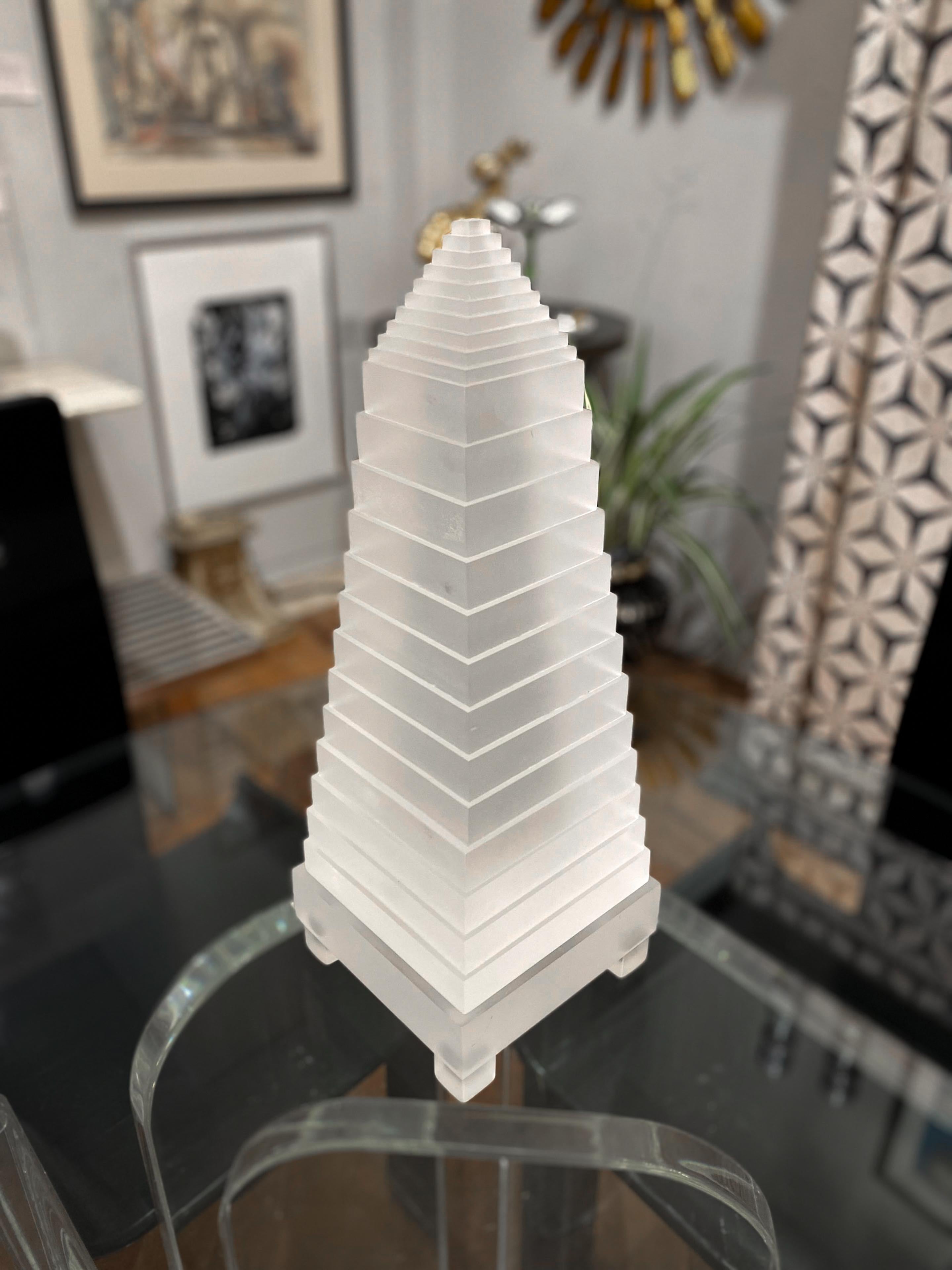 Mid-Century moderno Una straordinaria scultura in lucite in vendita