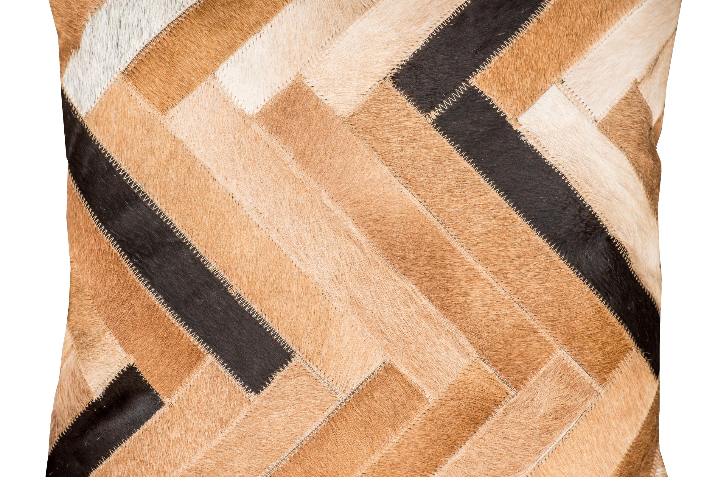 Herringbone brown, white and black De Los Bosques Cowhide Area Floor Rug Small In New Condition For Sale In Charlotte, NC