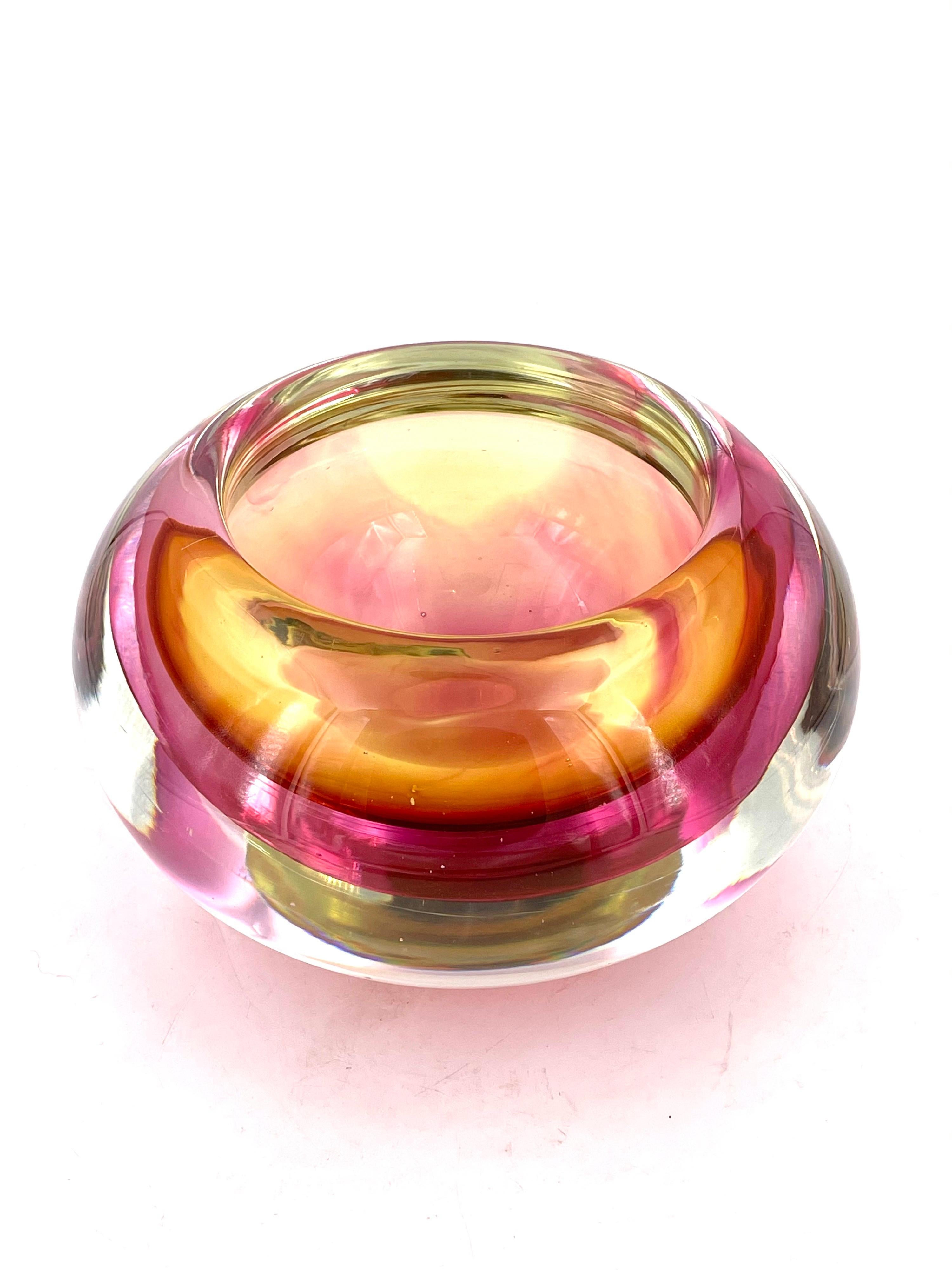 Amazing unique heavy walls of glass Murano Somersso bowl, excellent condition no chips or cracks beautiful colors yellow pink clear, nice and heavy, circa 1970s.