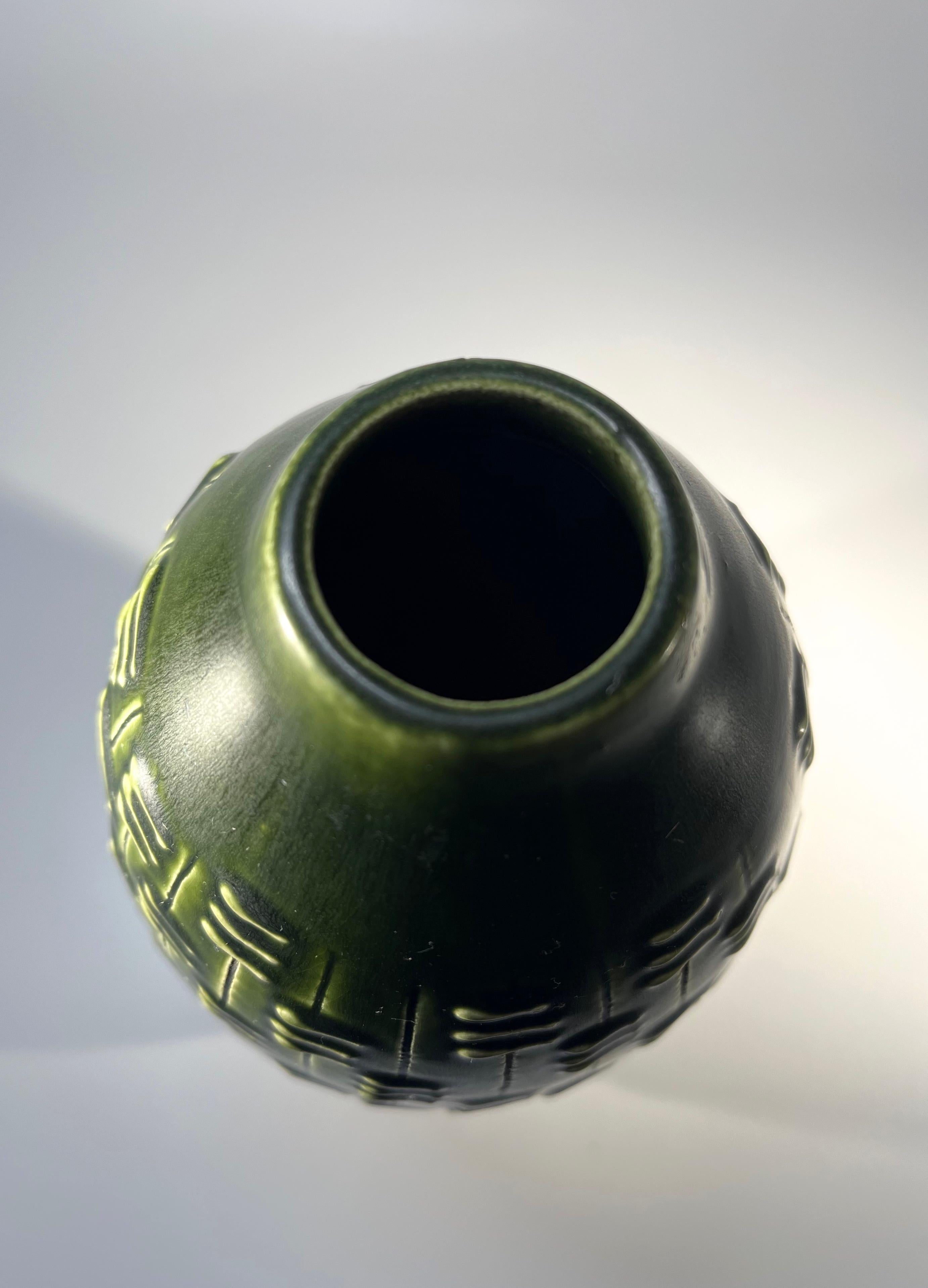 Metà XX secolo Vaso a forma di melone di Knabstrup, Danimarca, 1960 ca. in vendita