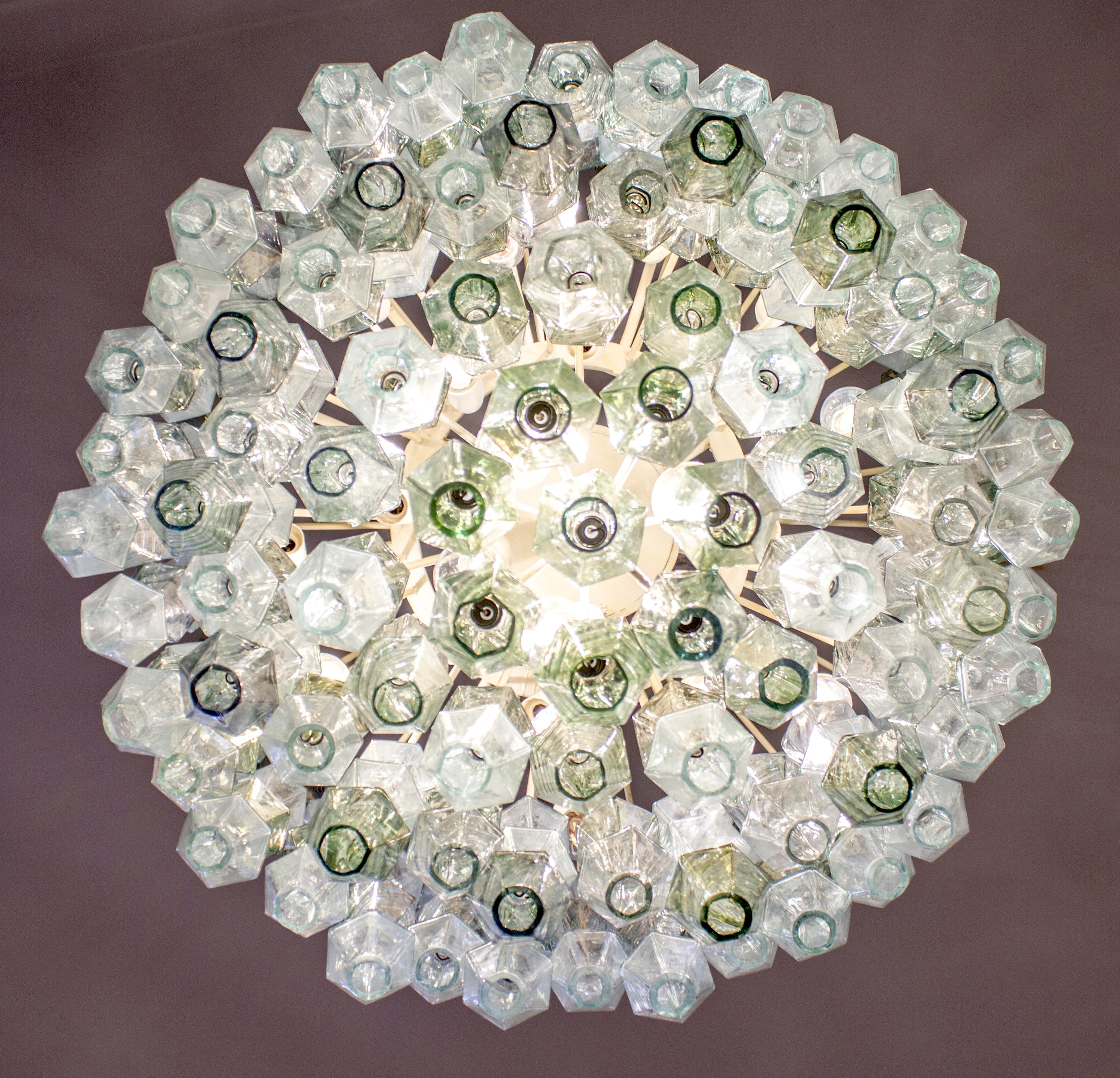 Straordinario lampadario di metà secolo in poliedri verdi e trasparenti, 1960 in vendita 6
