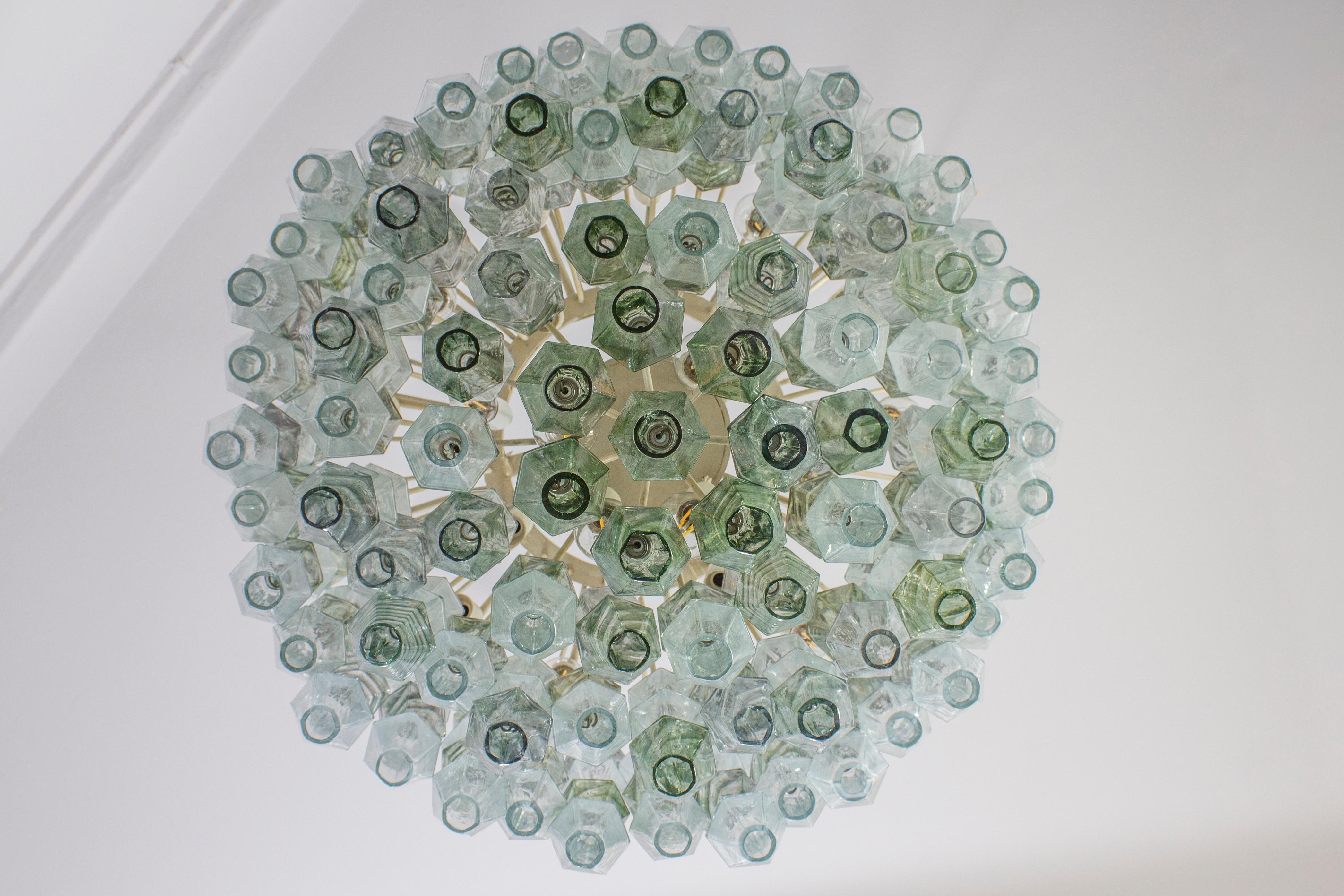 Straordinario lampadario di metà secolo in poliedri verdi e trasparenti, 1960 in vendita 7
