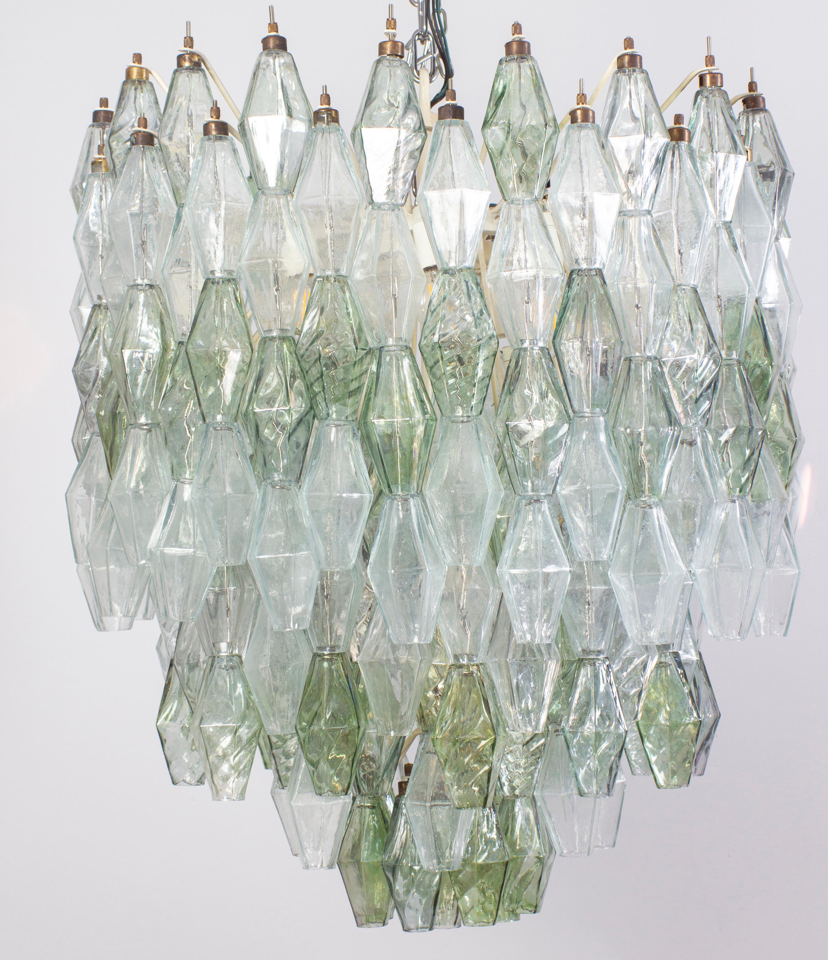 Mid-Century moderno Straordinario lampadario di metà secolo in poliedri verdi e trasparenti, 1960 in vendita