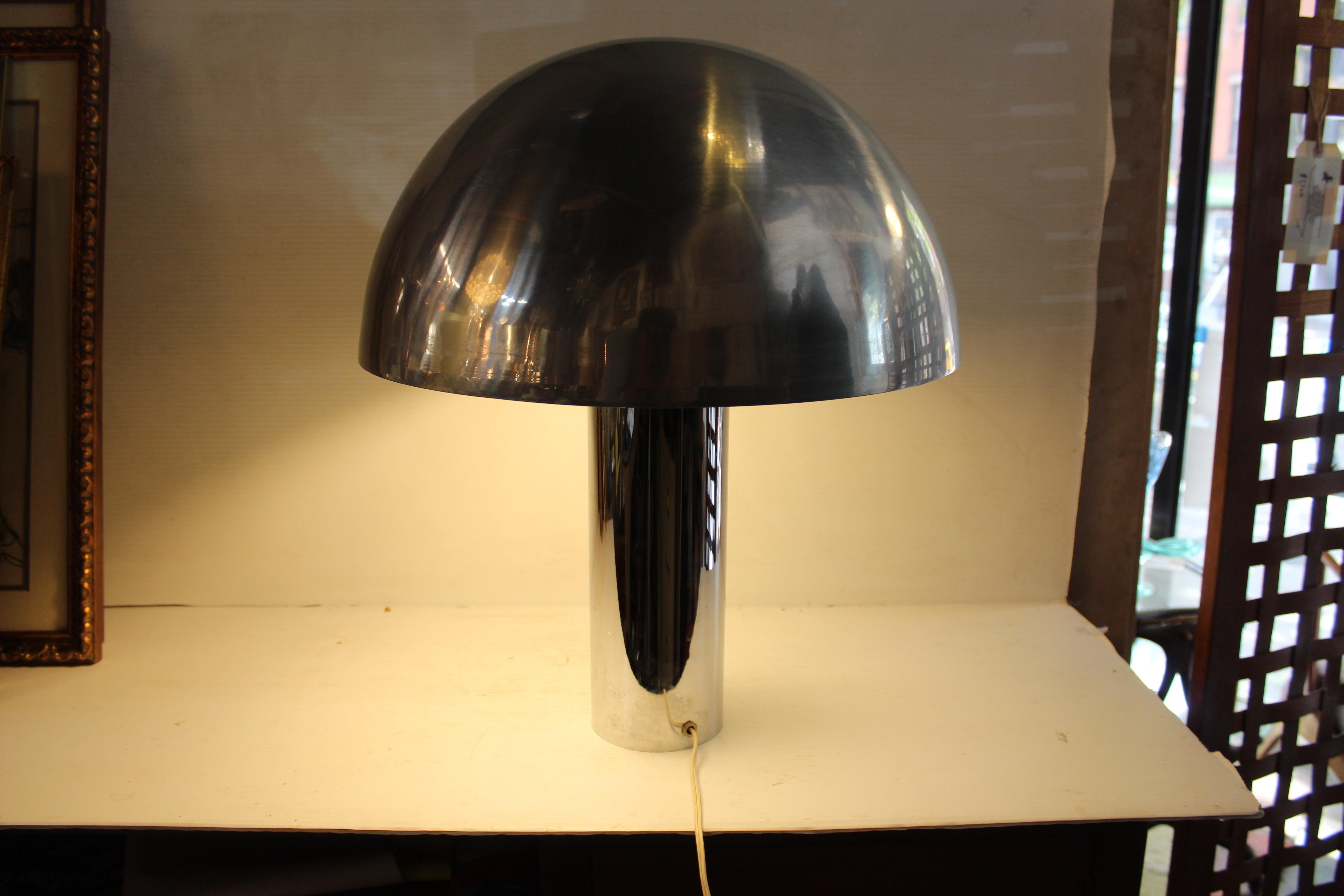 Lampada in metallo di metà secolo di grande effetto in vendita 3