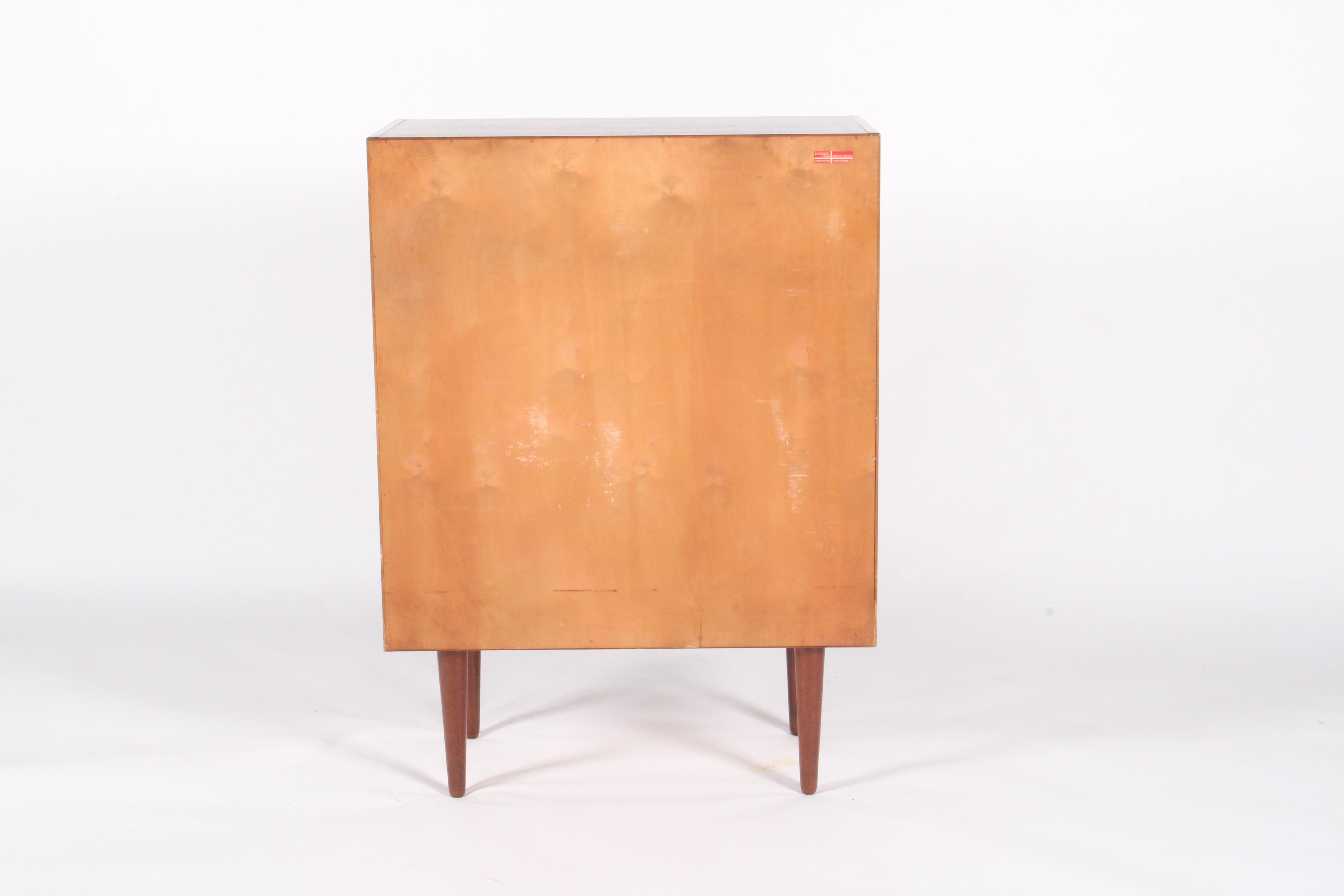 Strepitosa cassettiera danese Mid Century Modern Tallboy in vendita 2