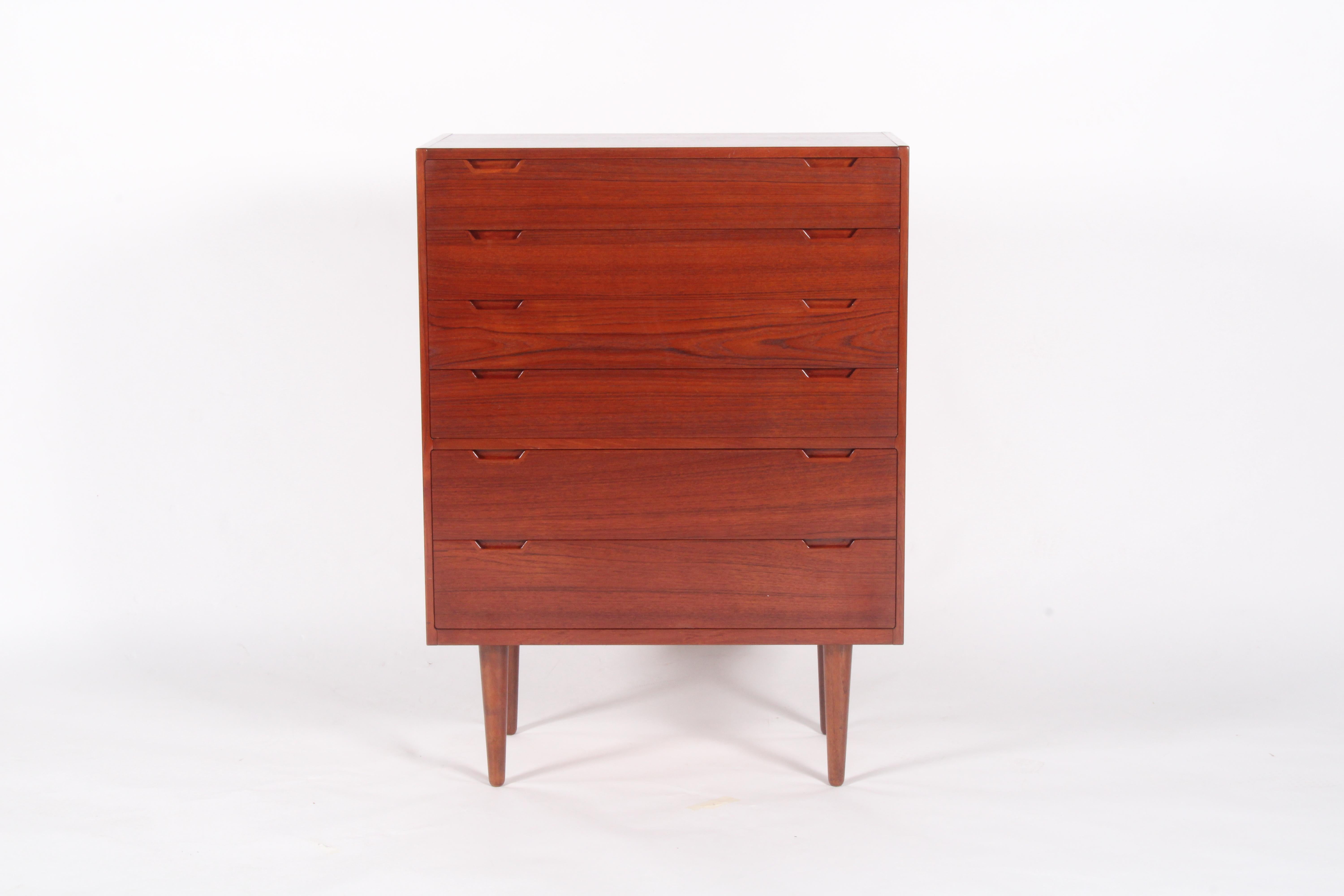Strepitosa cassettiera danese Mid Century Modern Tallboy in vendita 6