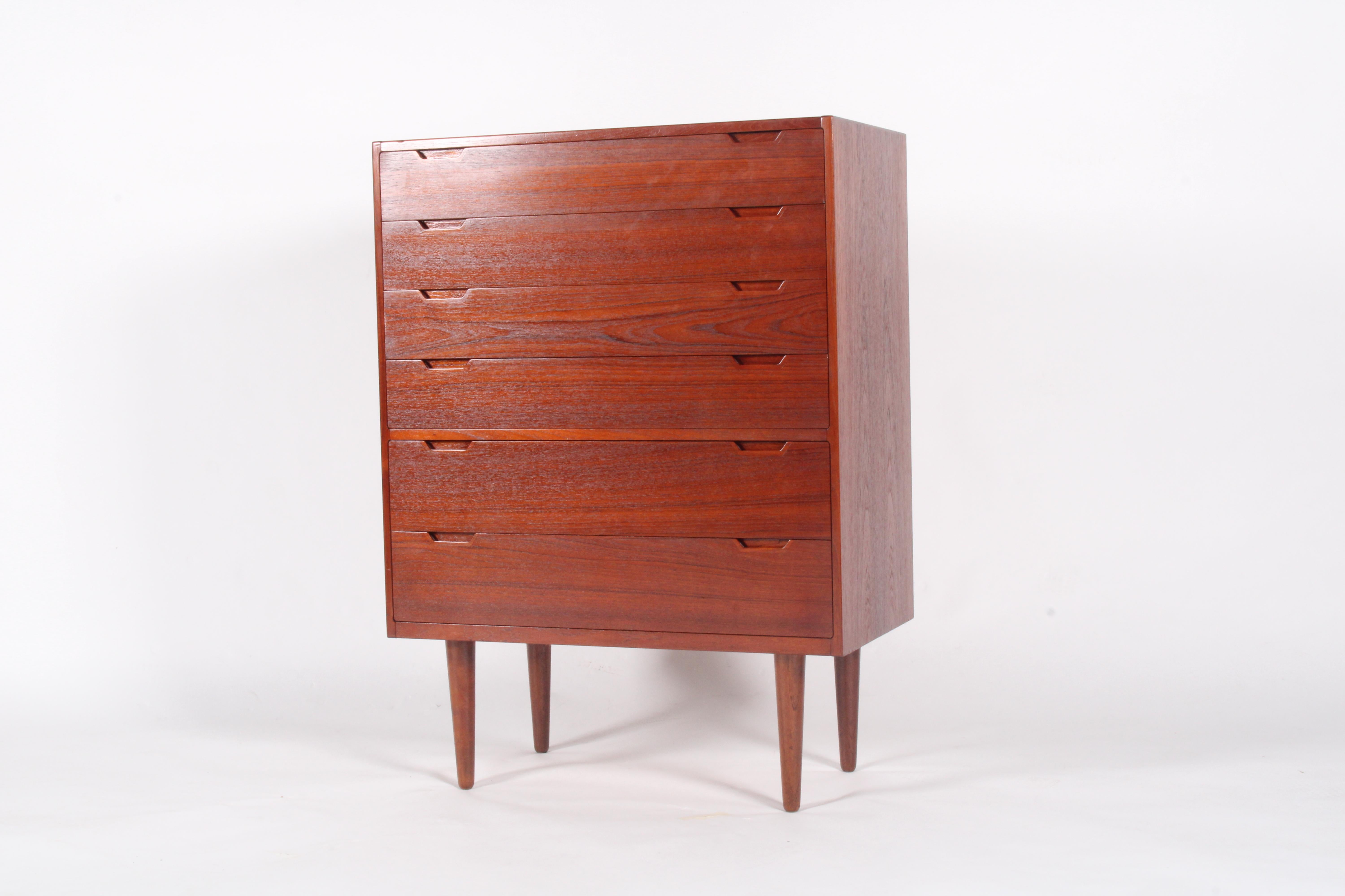 Strepitosa cassettiera danese Mid Century Modern Tallboy in vendita 7