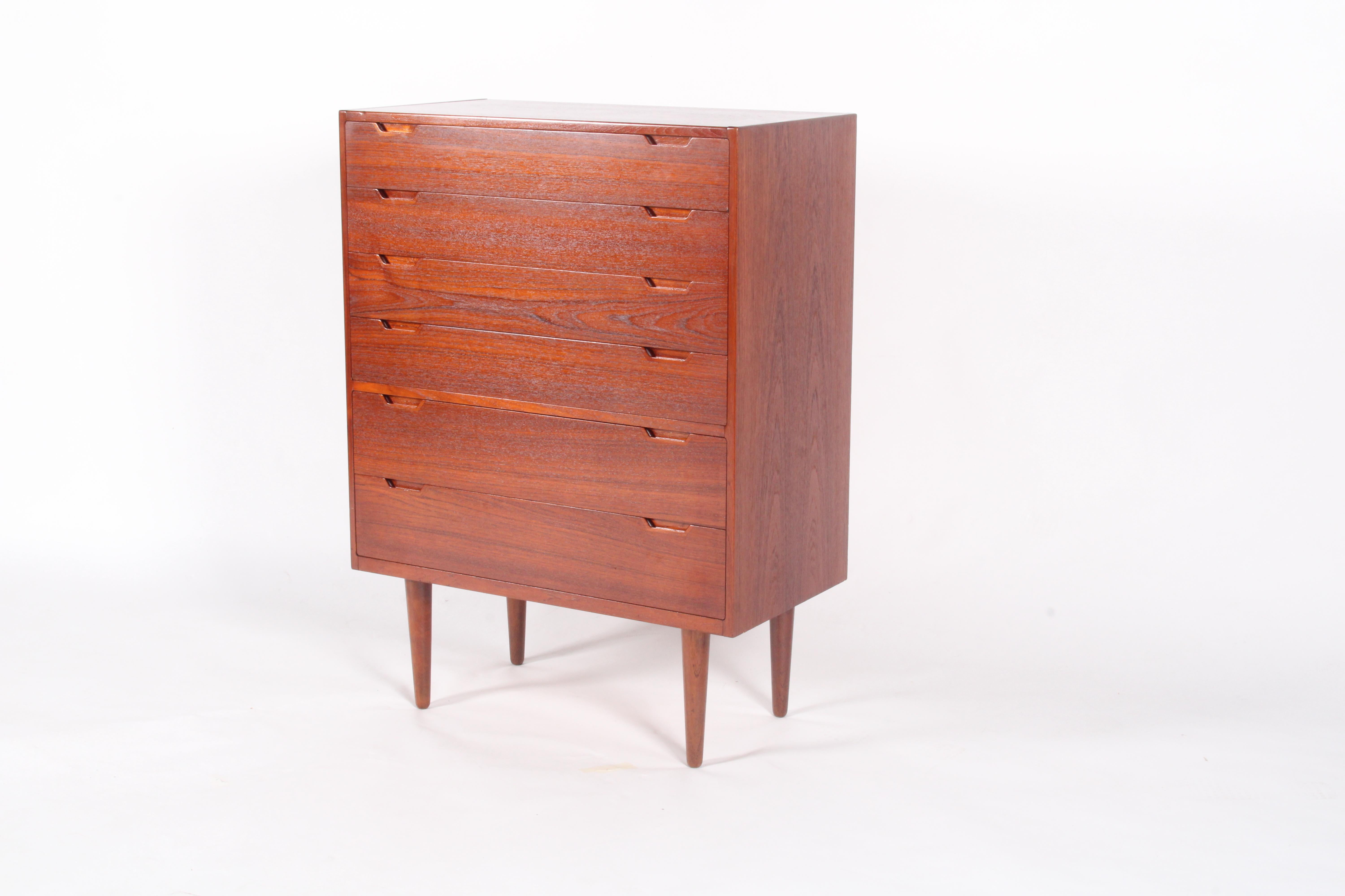 Strepitosa cassettiera danese Mid Century Modern Tallboy in vendita 8
