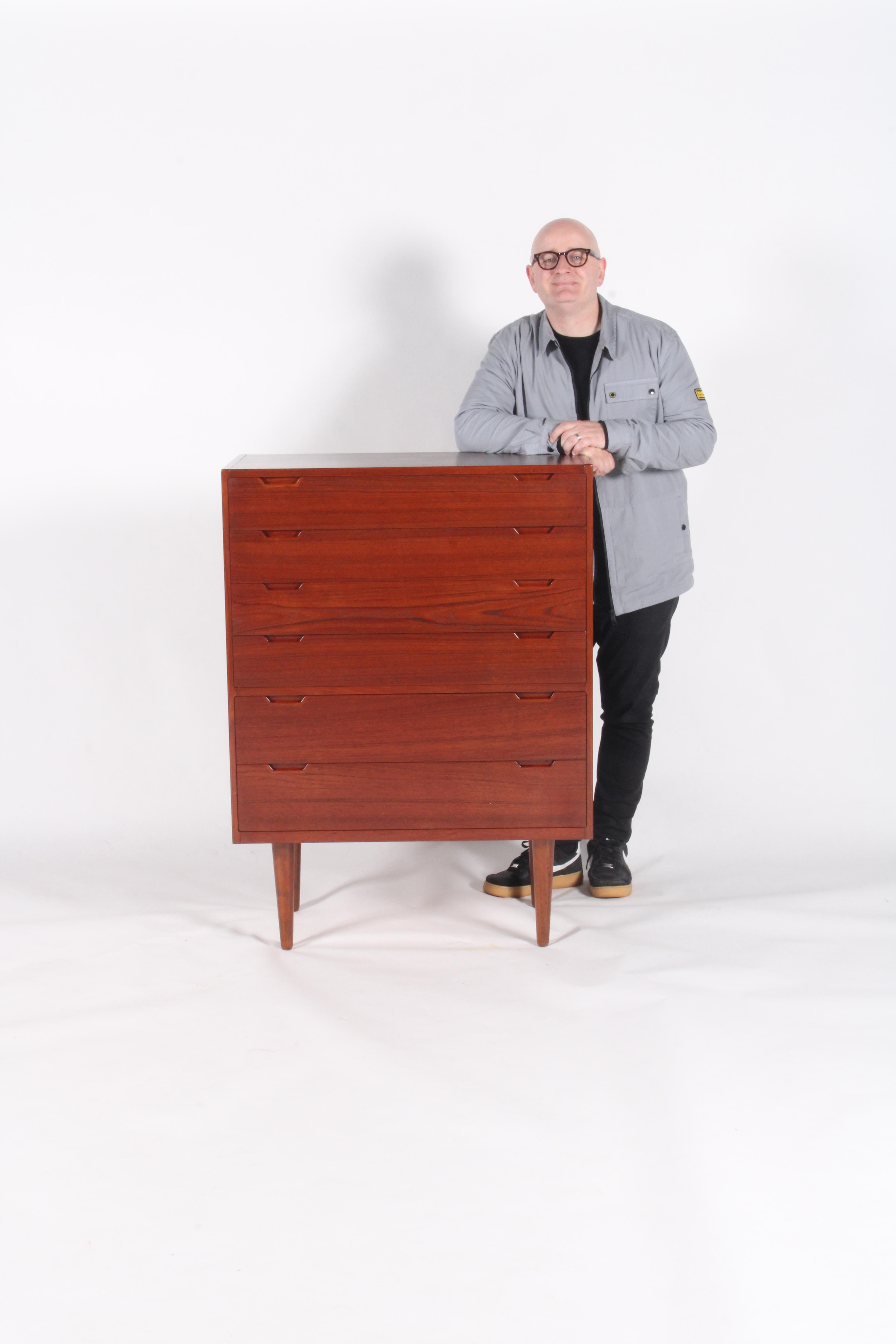 Danese Strepitosa cassettiera danese Mid Century Modern Tallboy in vendita